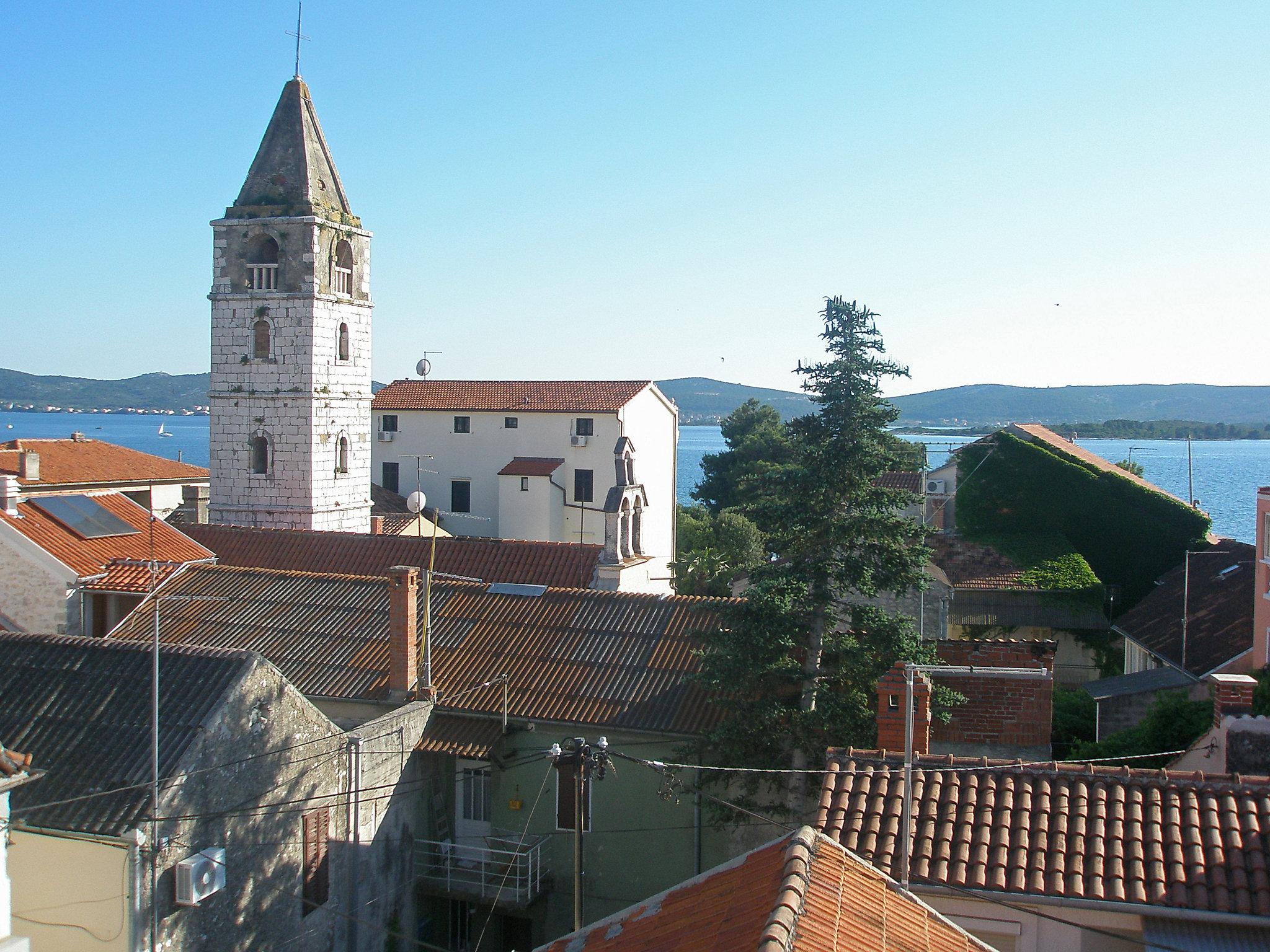 Foto 19 - Casa con 2 camere da letto a Sveti Filip i Jakov con terrazza