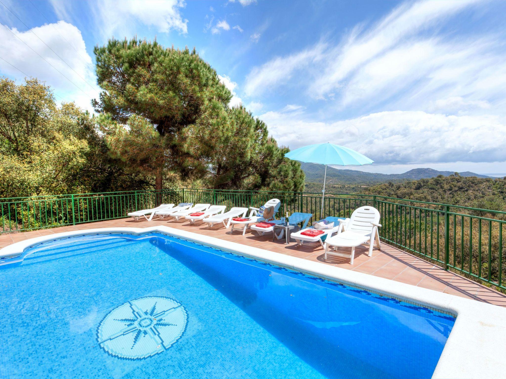 Photo 20 - 4 bedroom House in Lloret de Mar with private pool and sea view