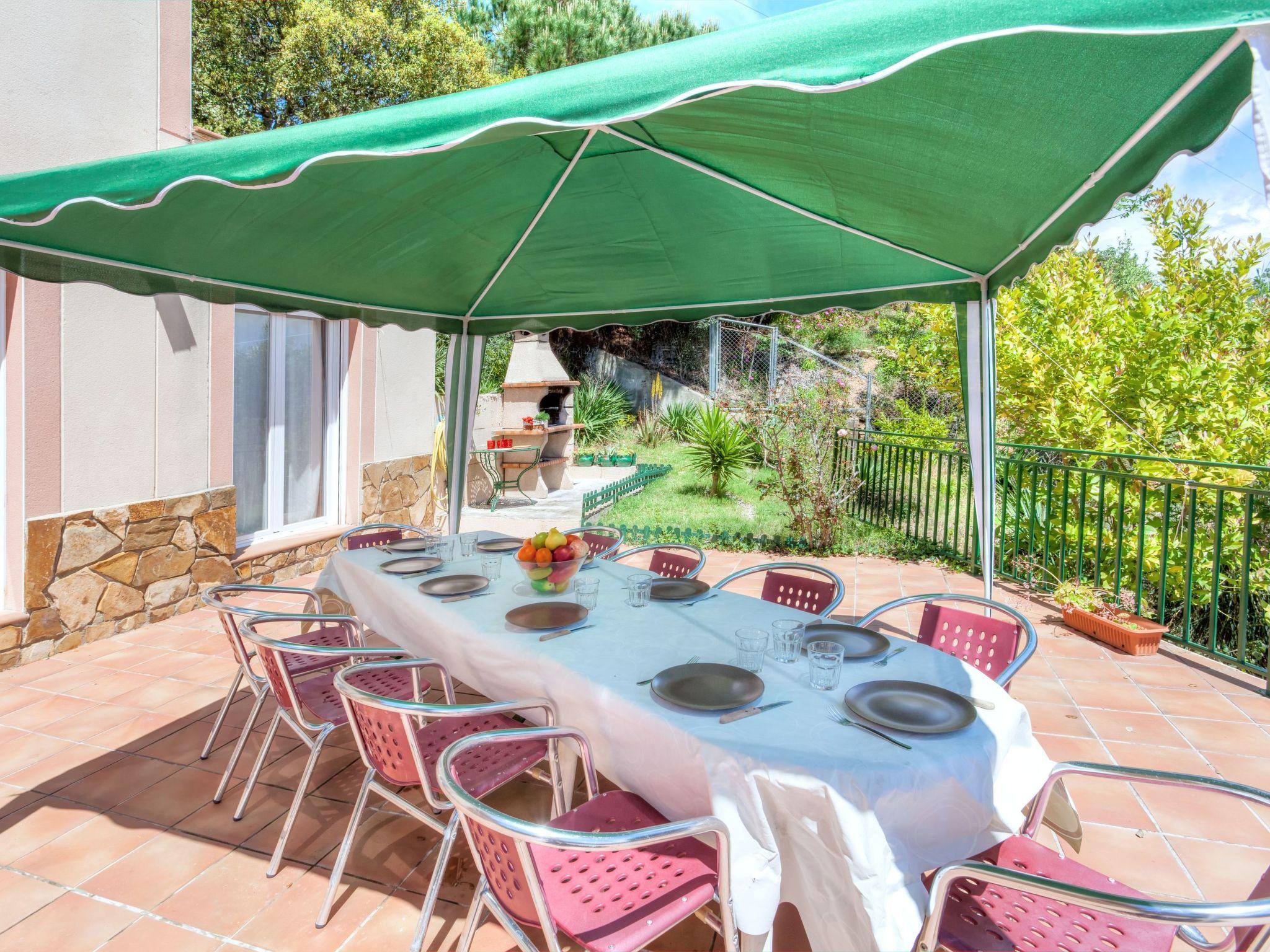 Photo 2 - Maison de 4 chambres à Lloret de Mar avec piscine privée et jardin