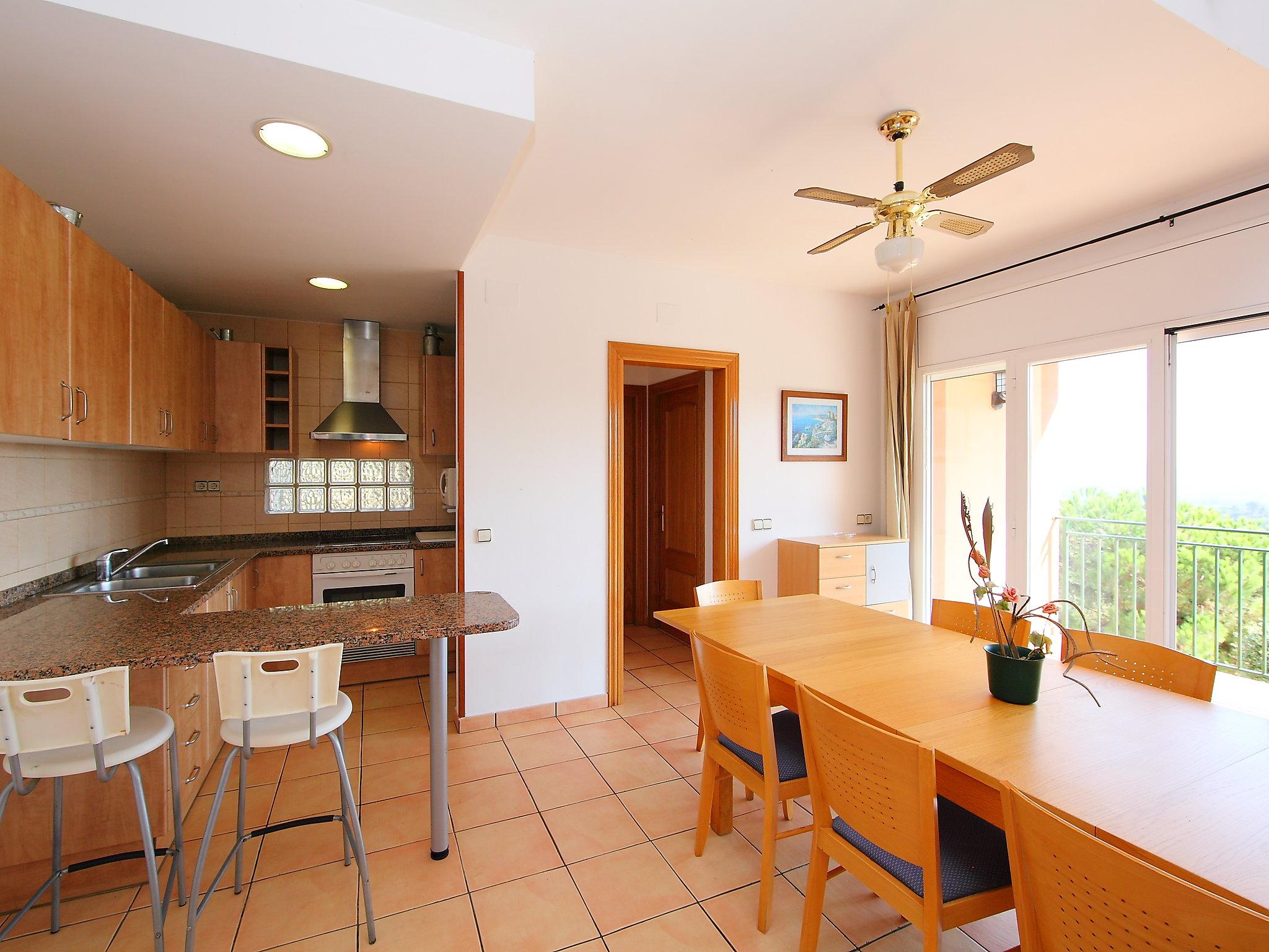 Photo 4 - 4 bedroom House in Lloret de Mar with private pool and garden