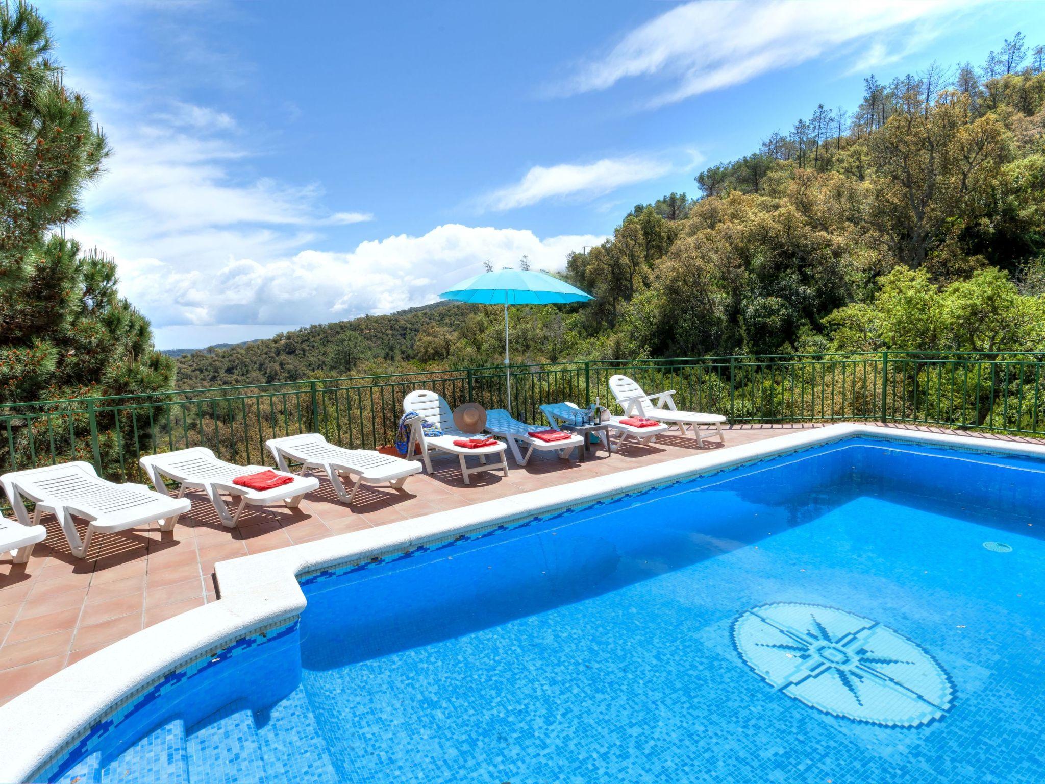 Photo 18 - 4 bedroom House in Lloret de Mar with private pool and sea view