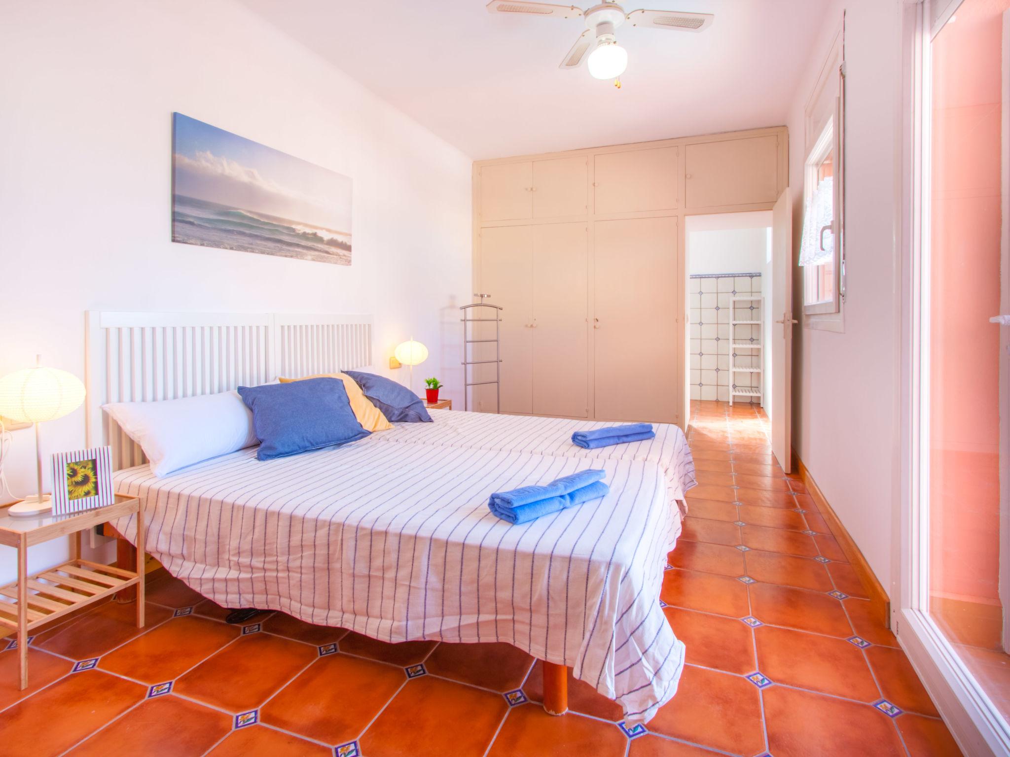 Photo 15 - 4 bedroom House in Castelló d'Empúries with private pool and sea view