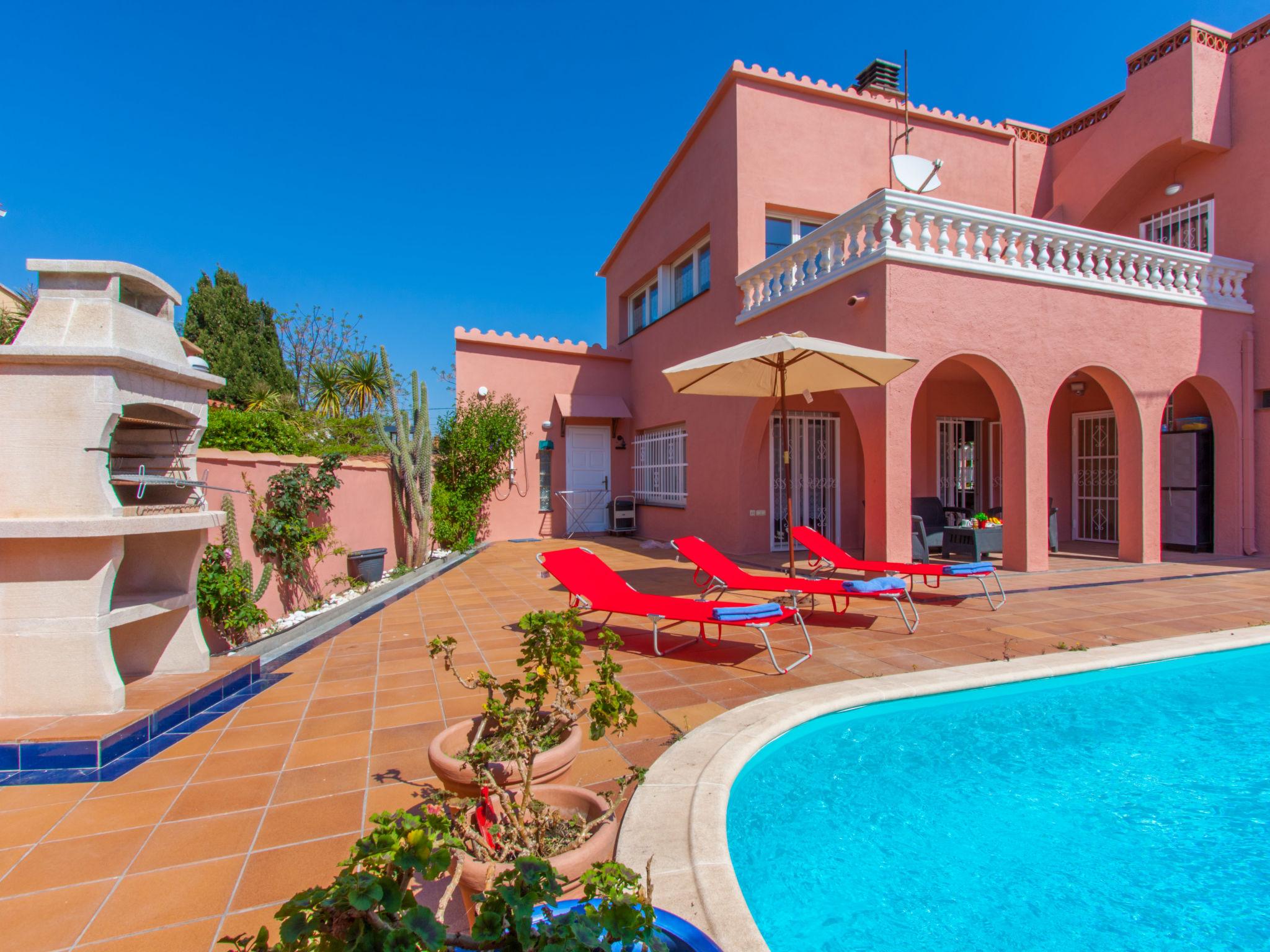 Foto 21 - Casa de 4 quartos em Castelló d'Empúries com piscina privada e vistas do mar