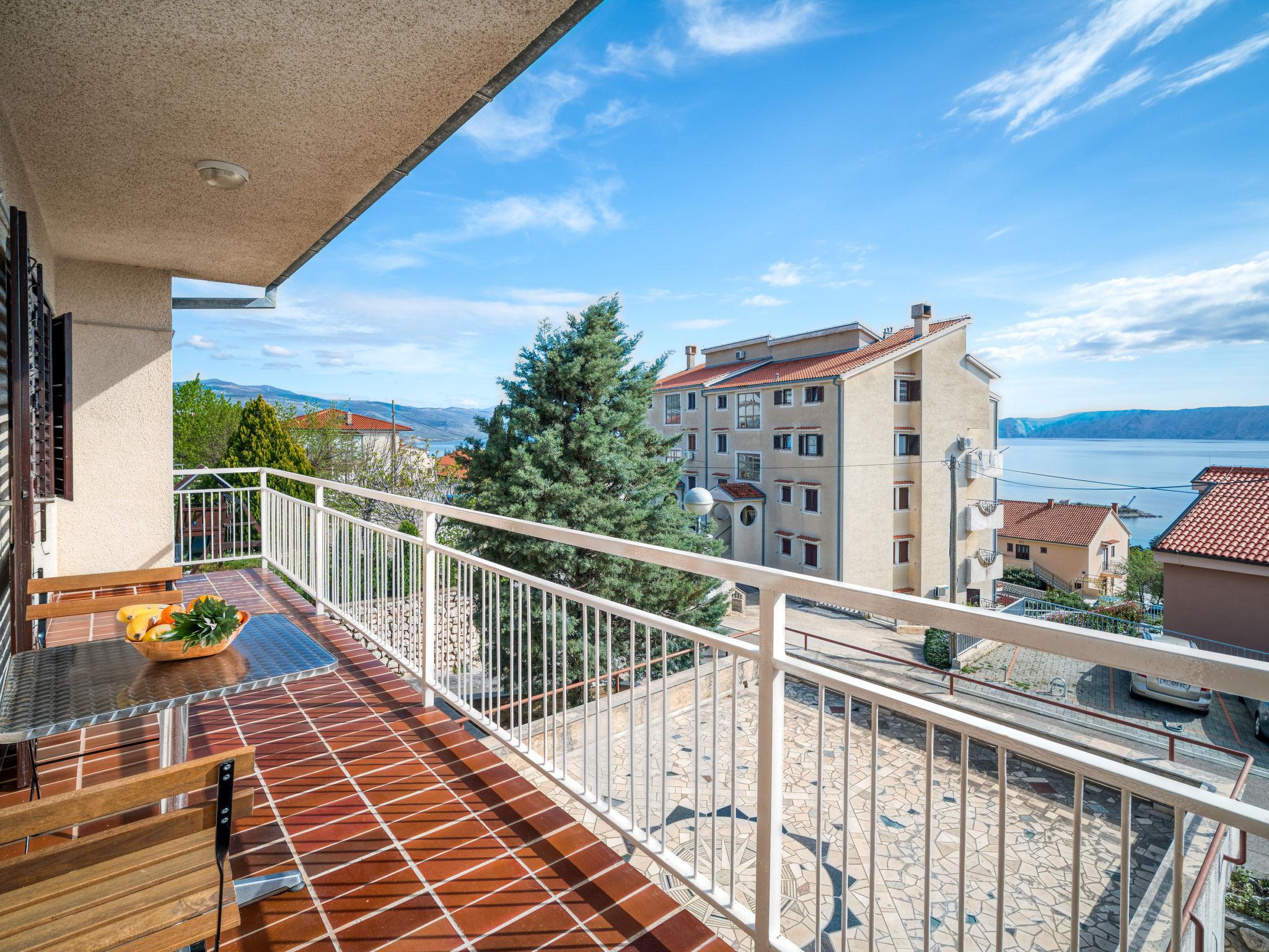 Photo 12 - 2 bedroom Apartment in Novi Vinodolski with garden and sea view