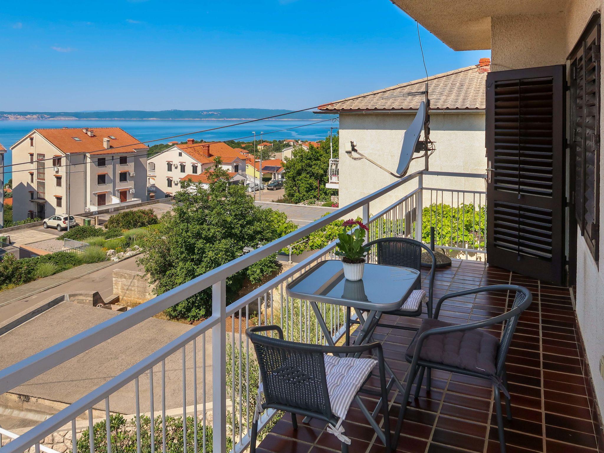 Photo 16 - Appartement de 2 chambres à Novi Vinodolski avec jardin et vues à la mer