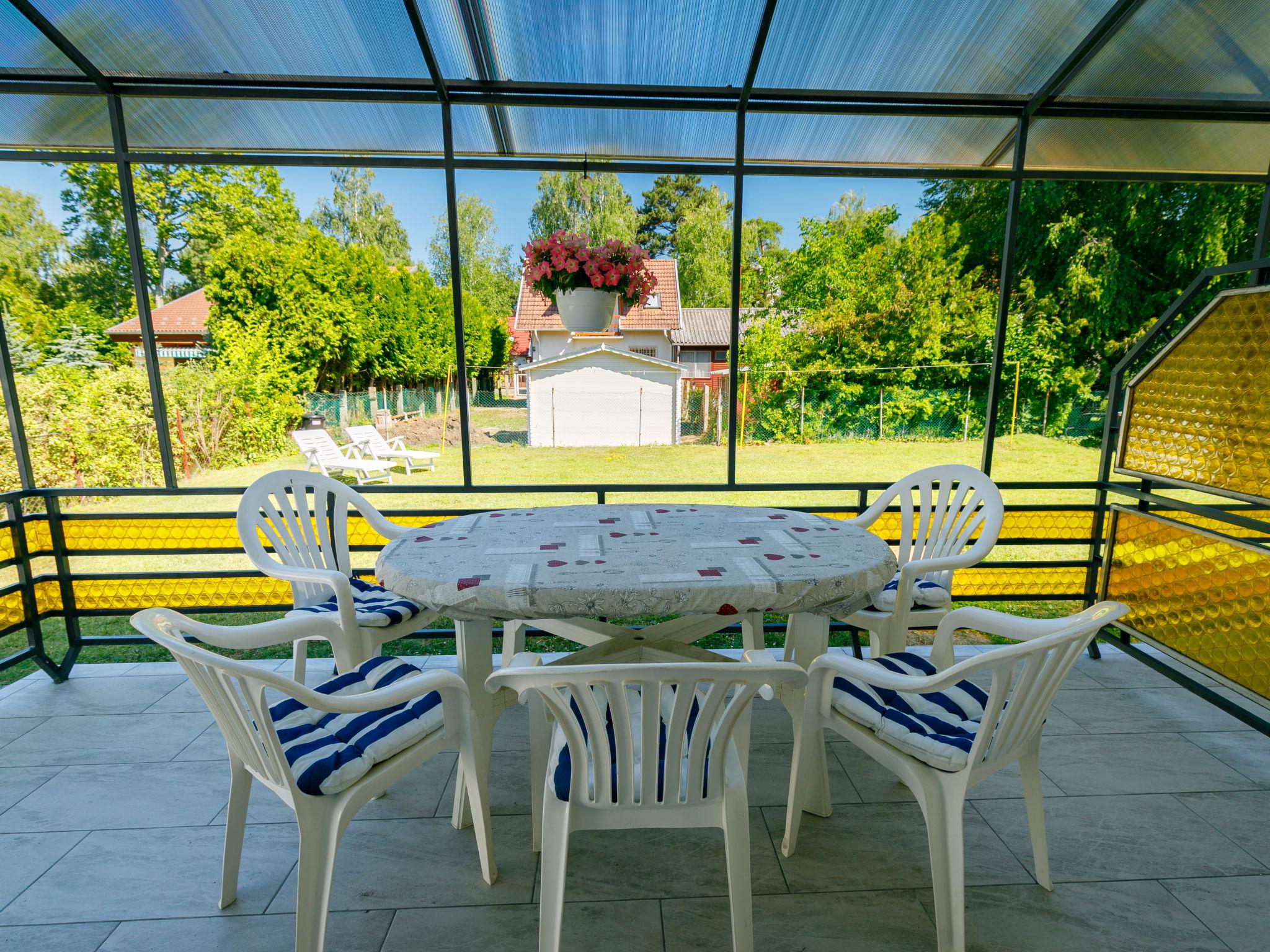 Photo 10 - Maison de 2 chambres à Siófok avec jardin et vues sur la montagne