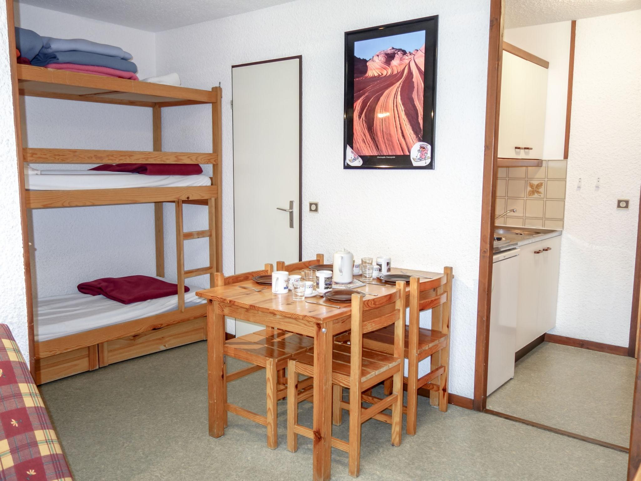 Foto 10 - Appartamento con 2 camere da letto a Saint-Gervais-les-Bains con vista sulle montagne