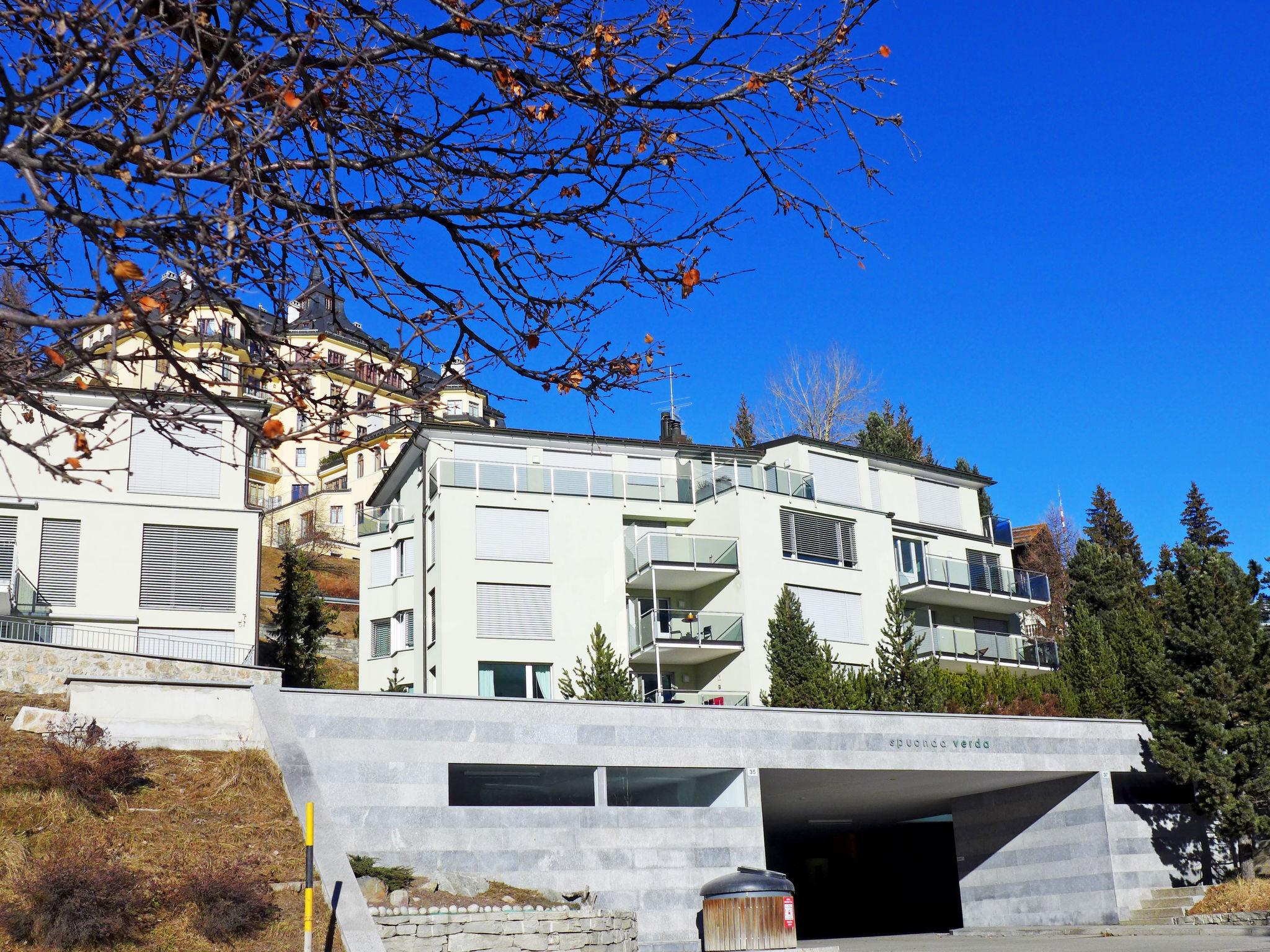 Photo 5 - Appartement de 2 chambres à Sankt Moritz avec terrasse et vues sur la montagne