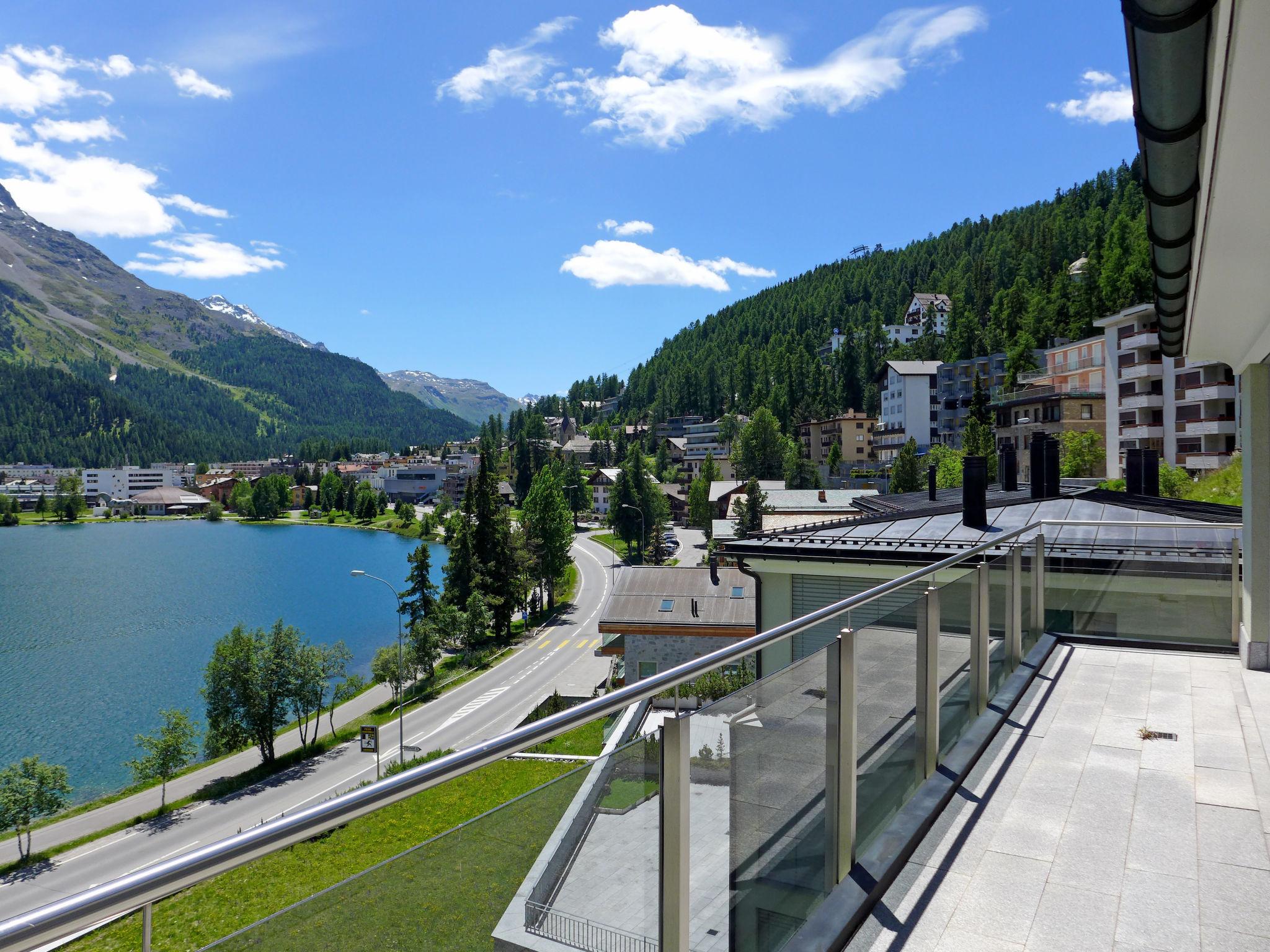 Photo 4 - Appartement de 2 chambres à Sankt Moritz avec terrasse et vues sur la montagne