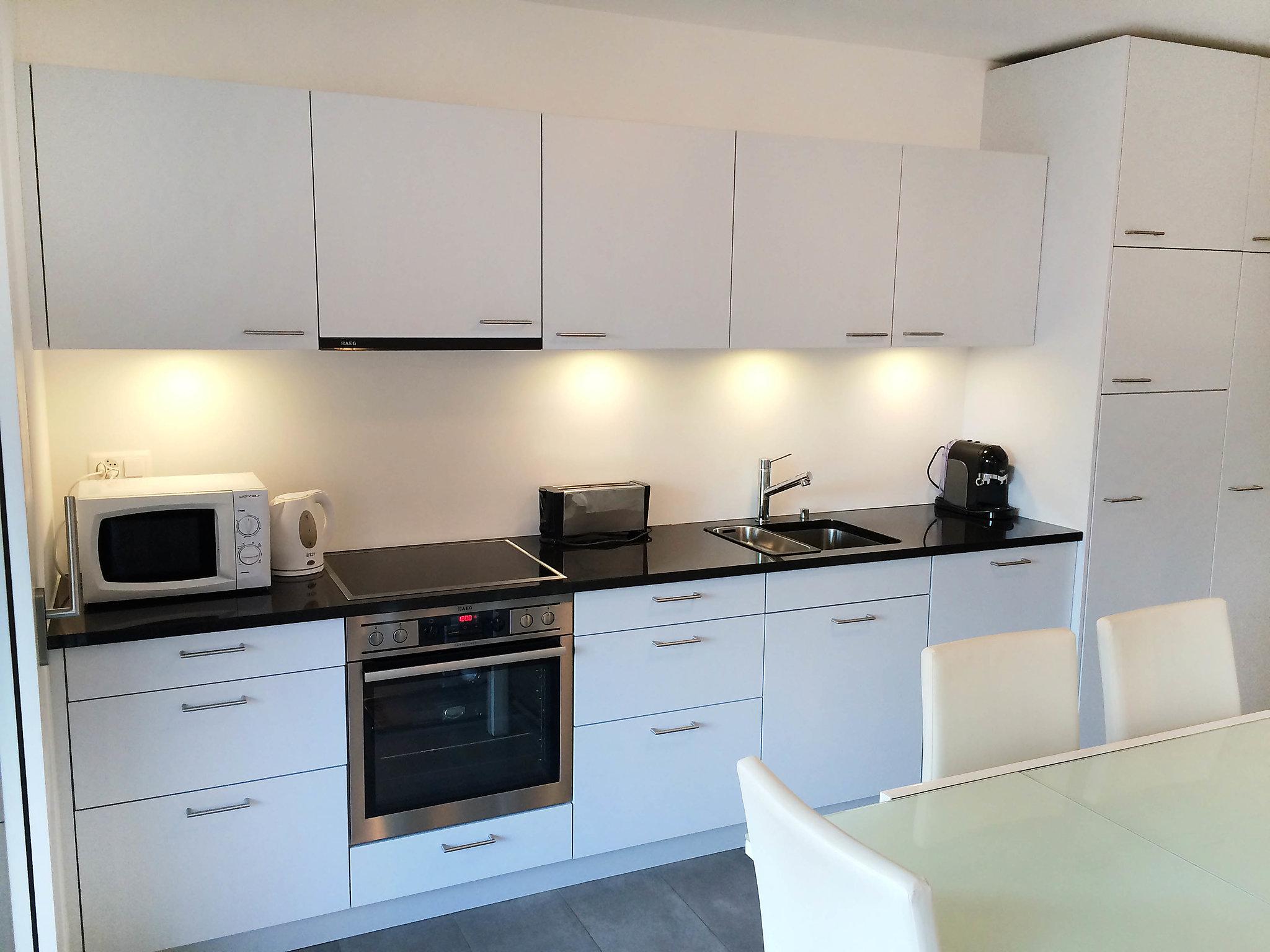 Photo 3 - 1 bedroom Apartment in Locarno with garden and mountain view