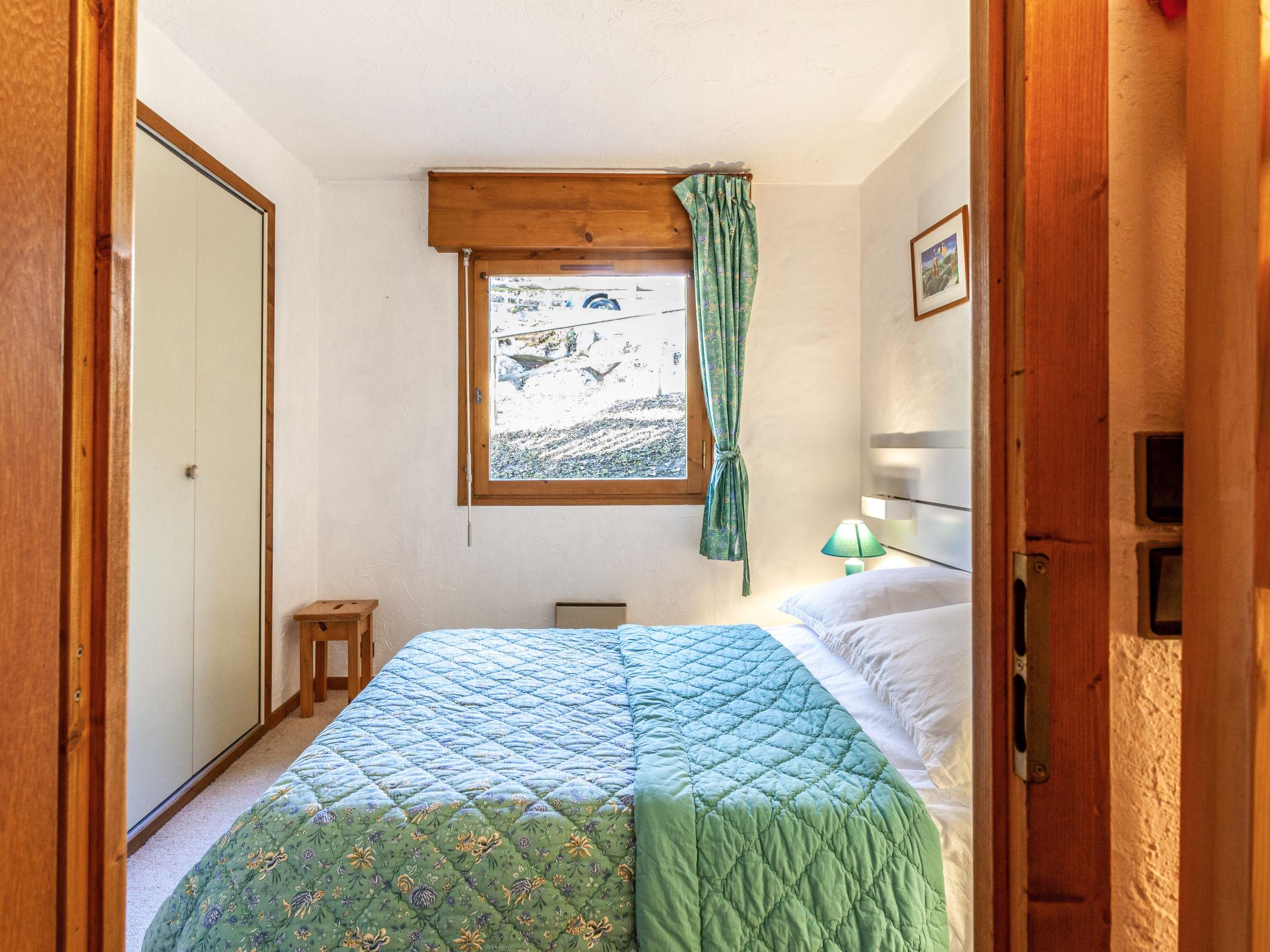 Foto 3 - Apartamento de 1 habitación en Saint-Gervais-les-Bains con piscina y vistas a la montaña