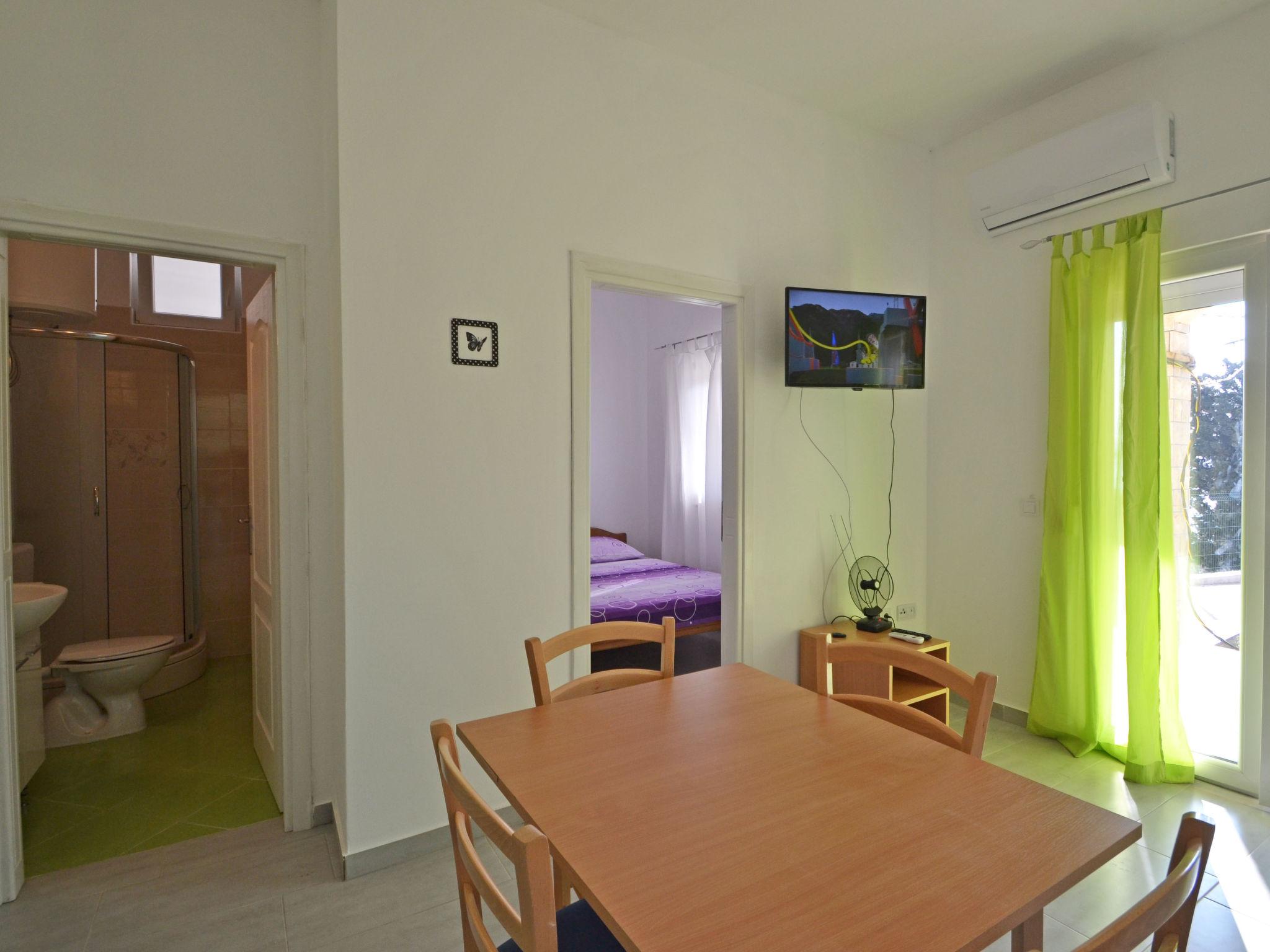 Foto 4 - Apartamento de 1 habitación en Jasenice con terraza