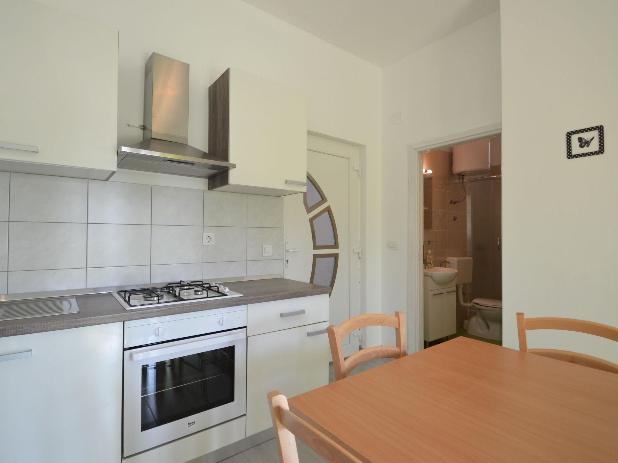 Photo 2 - 1 bedroom Apartment in Jasenice with terrace