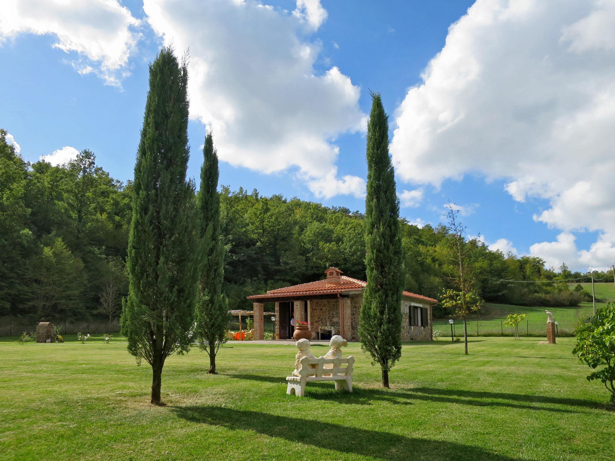 Foto 1 - Casa de 2 quartos em Montieri com piscina e jardim