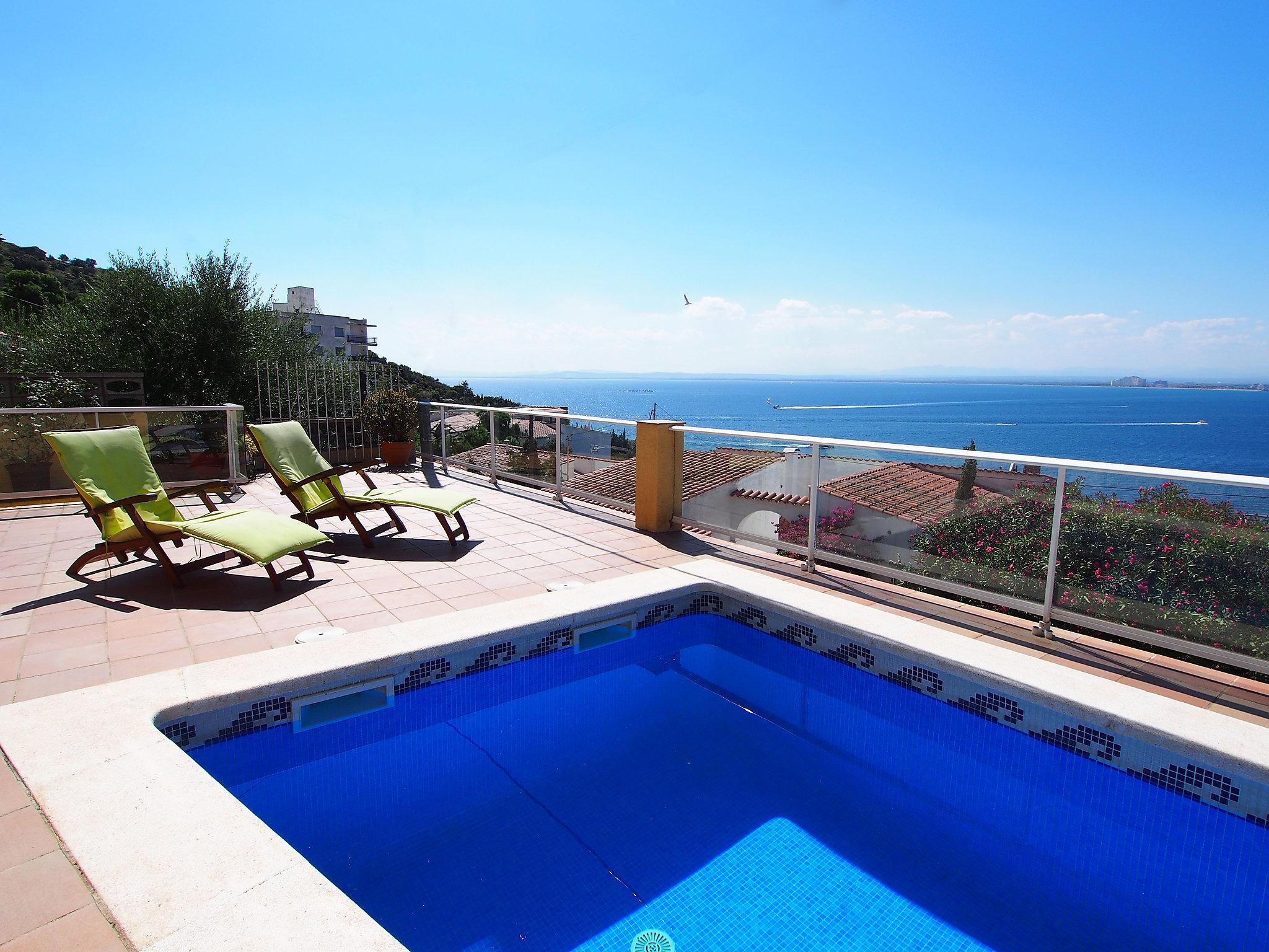 Photo 1 - Maison de 3 chambres à Roses avec piscine privée et vues à la mer