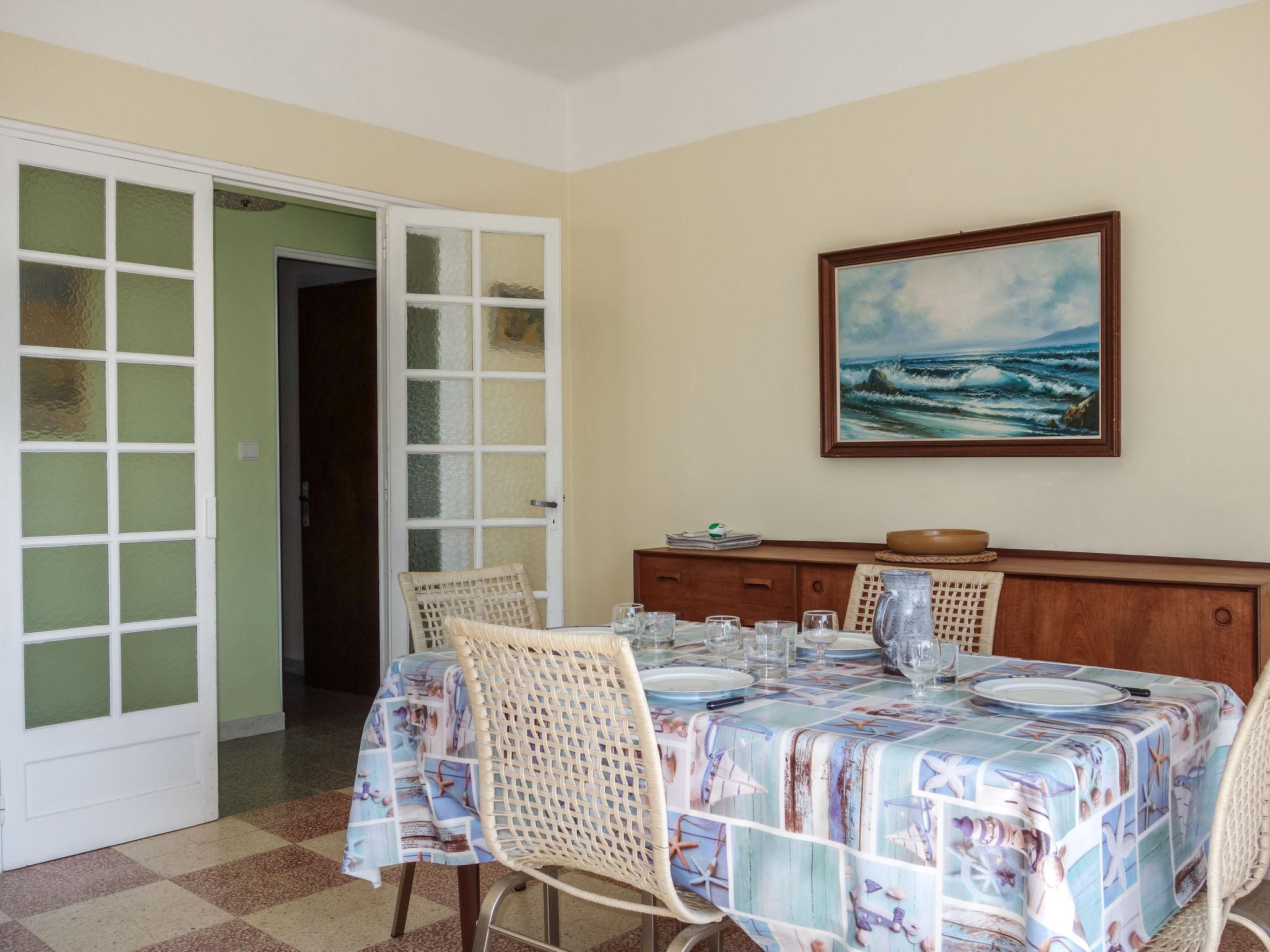 Foto 6 - Apartamento de 2 quartos em Saint-Cyr-sur-Mer com terraço e vistas do mar