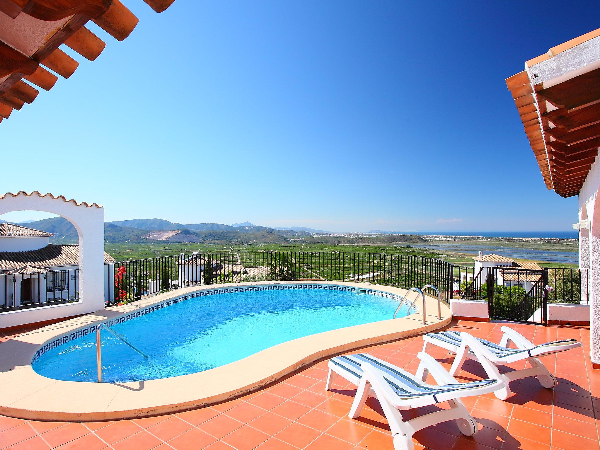 Photo 2 - 4 bedroom House in Pego with private pool and garden