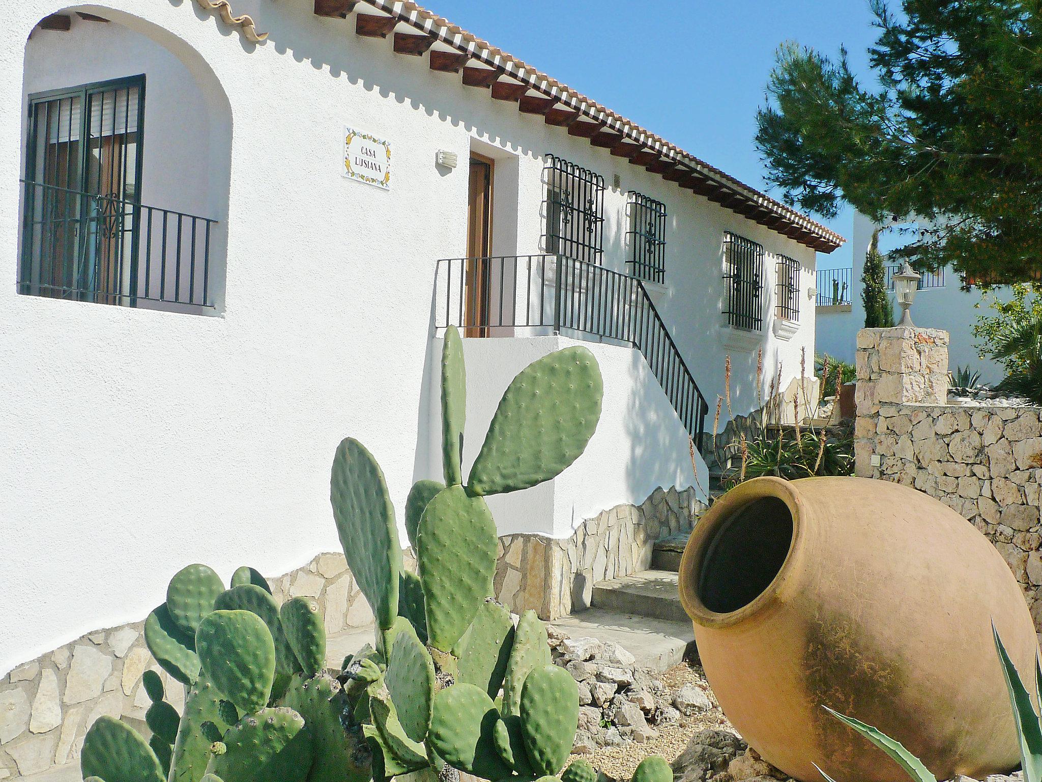 Foto 18 - Casa con 4 camere da letto a Pego con piscina privata e vista mare