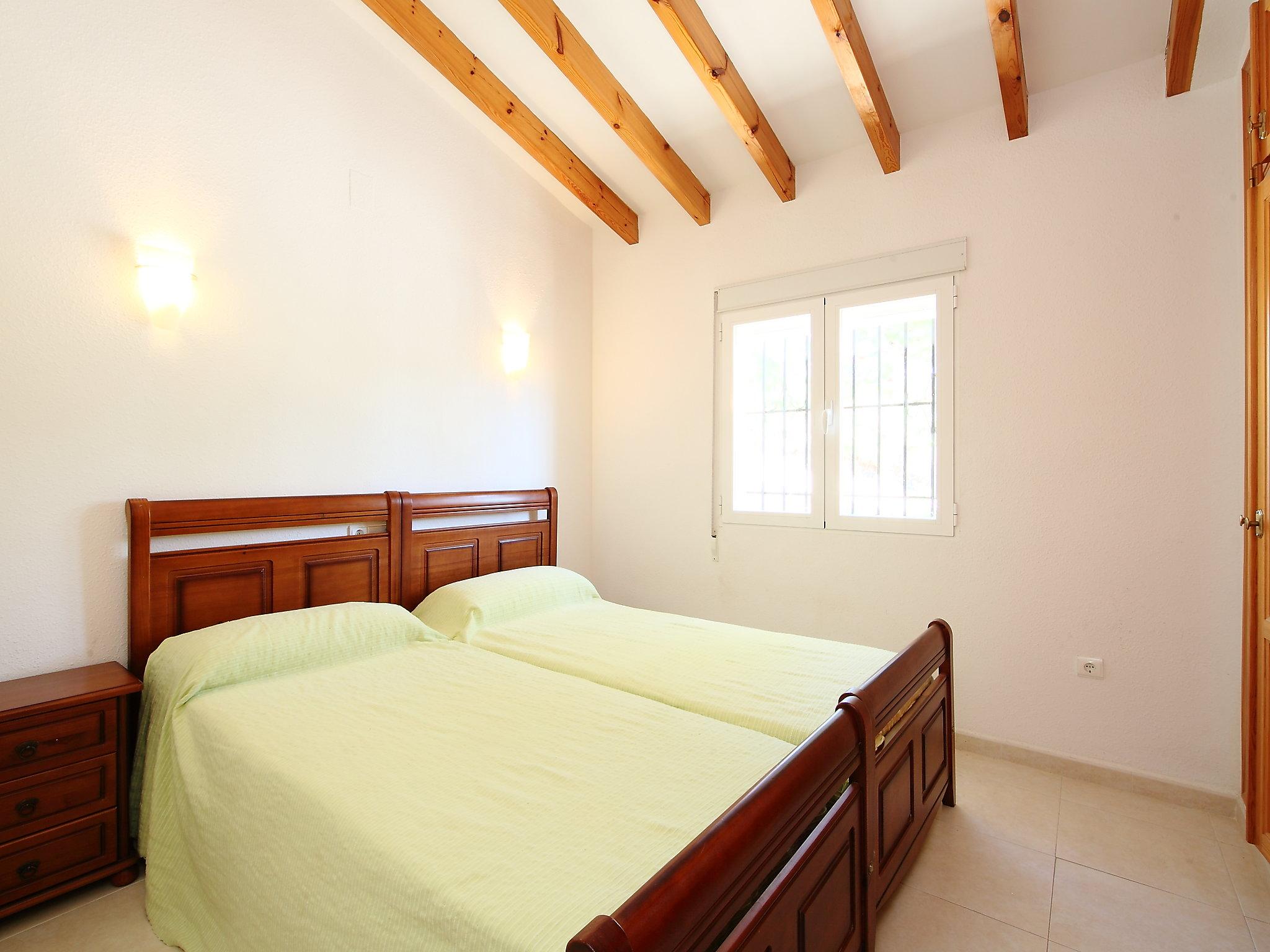 Foto 10 - Casa con 4 camere da letto a Pego con piscina privata e vista mare