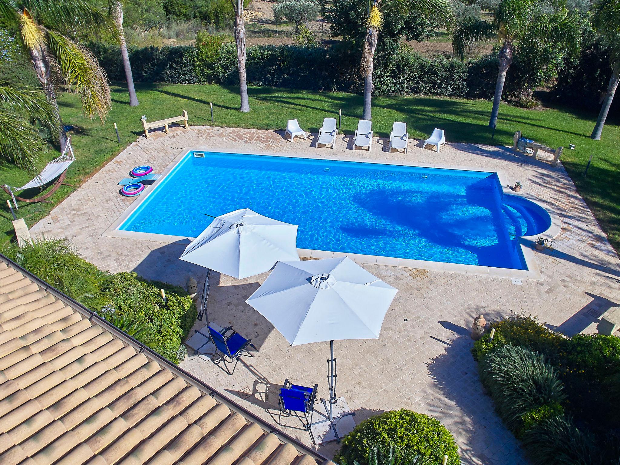 Photo 2 - Maison de 4 chambres à Castelvetrano avec piscine privée et jardin