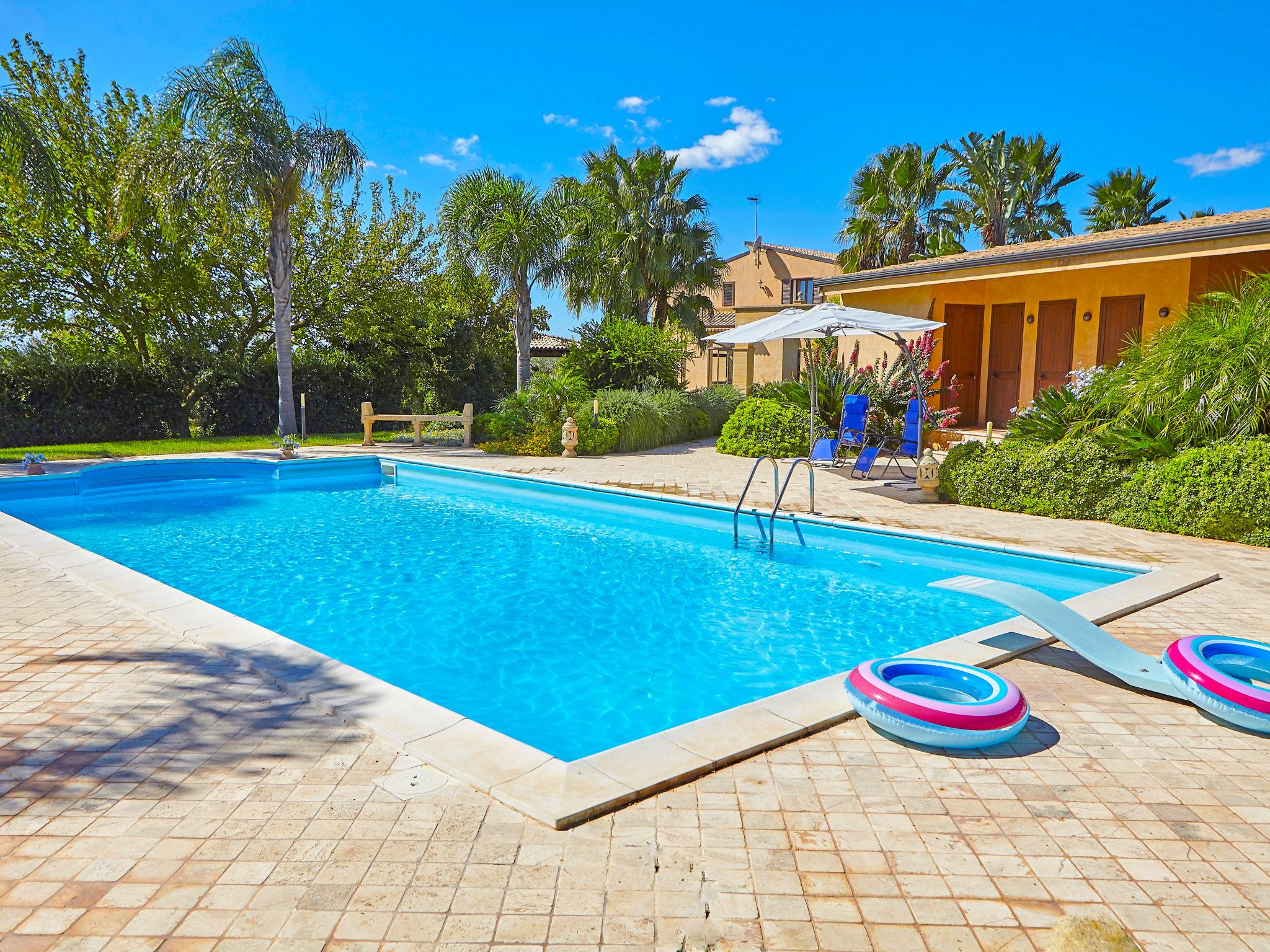 Foto 3 - Casa con 4 camere da letto a Castelvetrano con piscina privata e vista mare