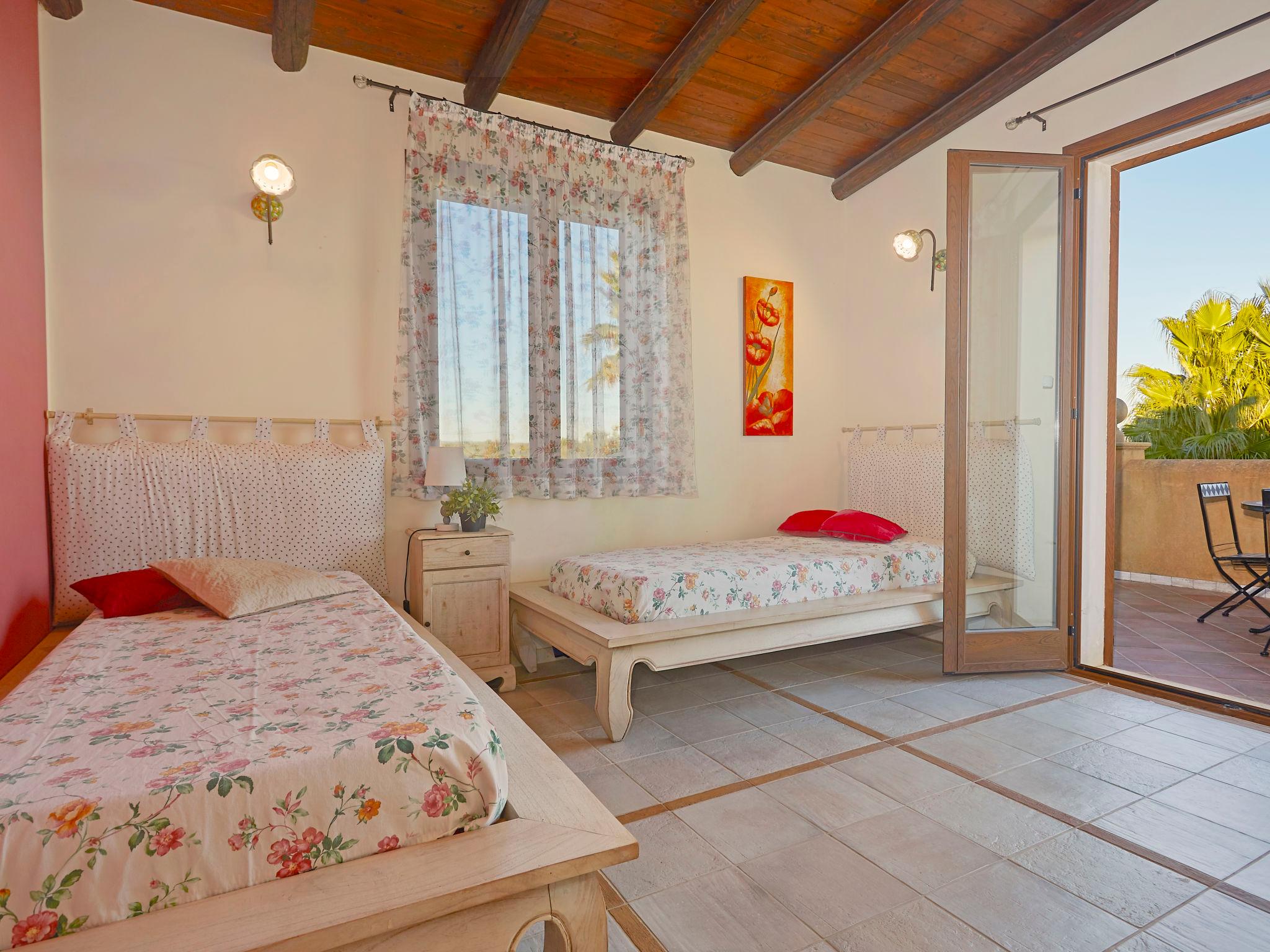 Photo 18 - 4 bedroom House in Castelvetrano with private pool and garden