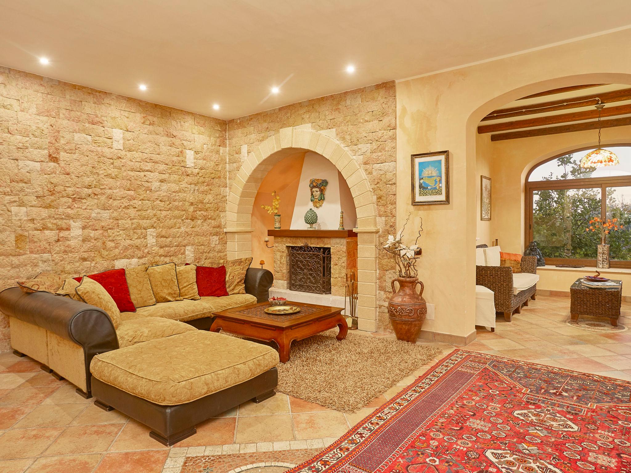 Photo 8 - 4 bedroom House in Castelvetrano with private pool and garden