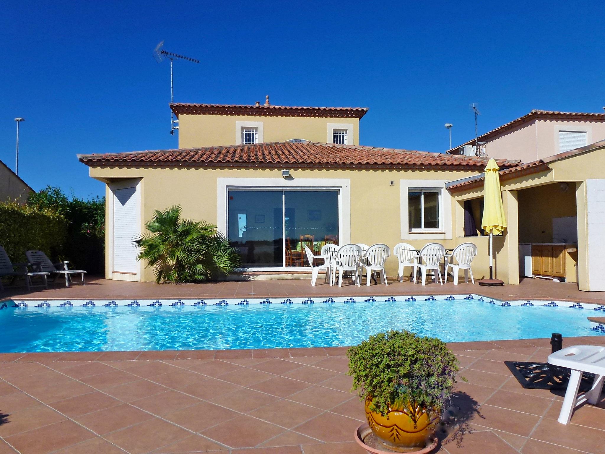 Foto 1 - Casa de 5 quartos em Le Grau-du-Roi com piscina privada e vistas do mar