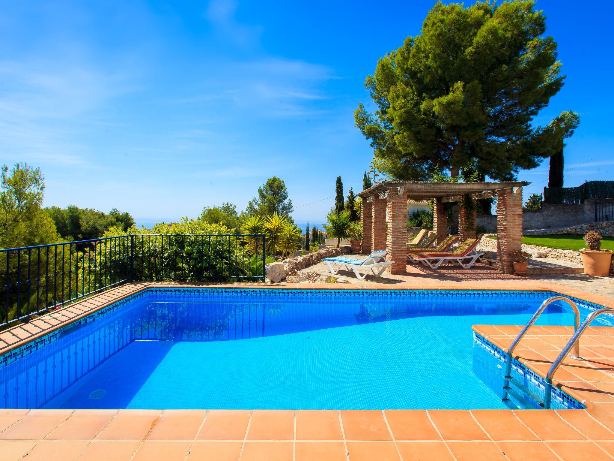 Foto 5 - Casa de 4 quartos em Frigiliana com piscina privada e vistas do mar