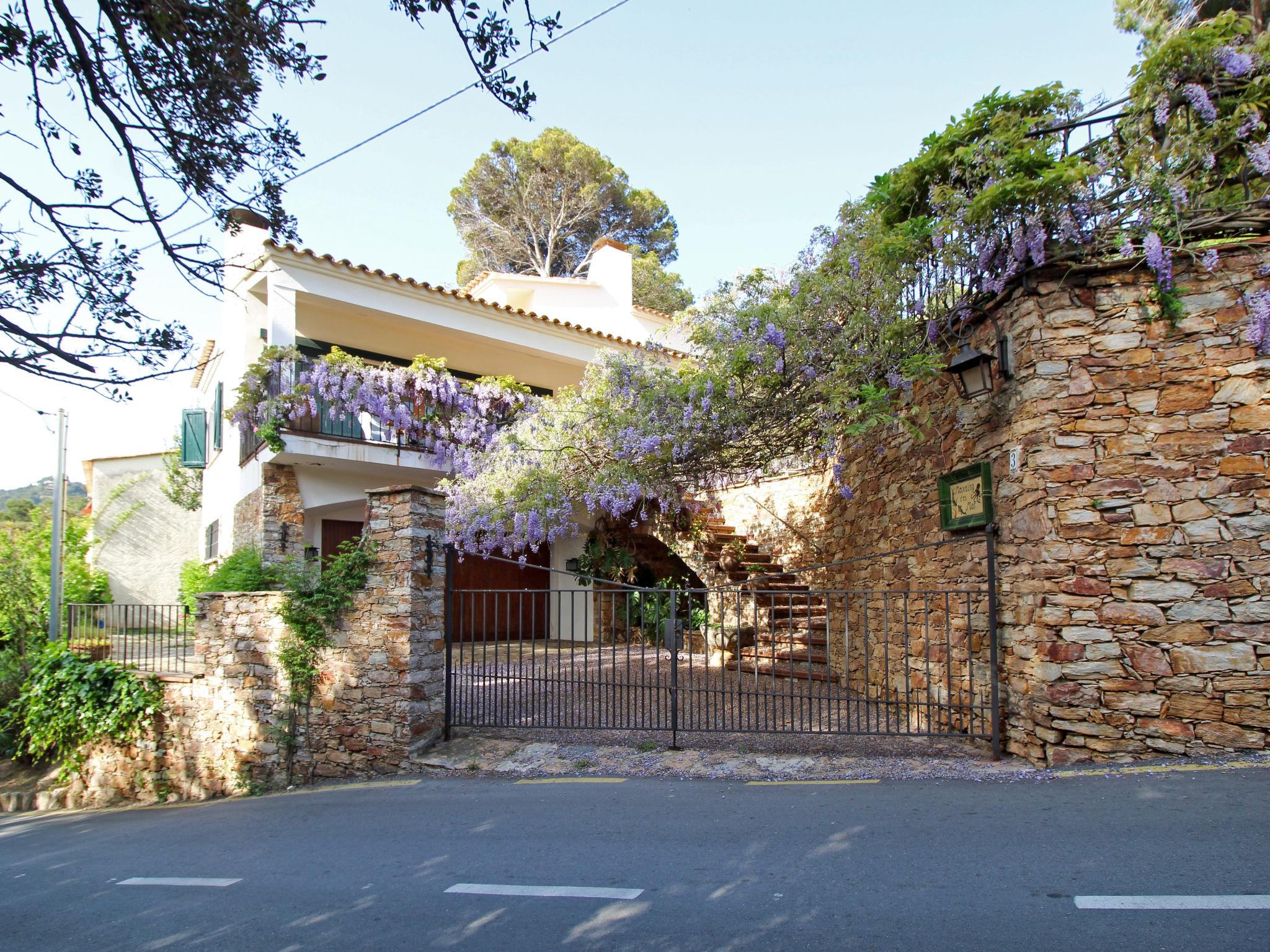 Photo 18 - Maison de 3 chambres à Begur avec jardin et vues à la mer