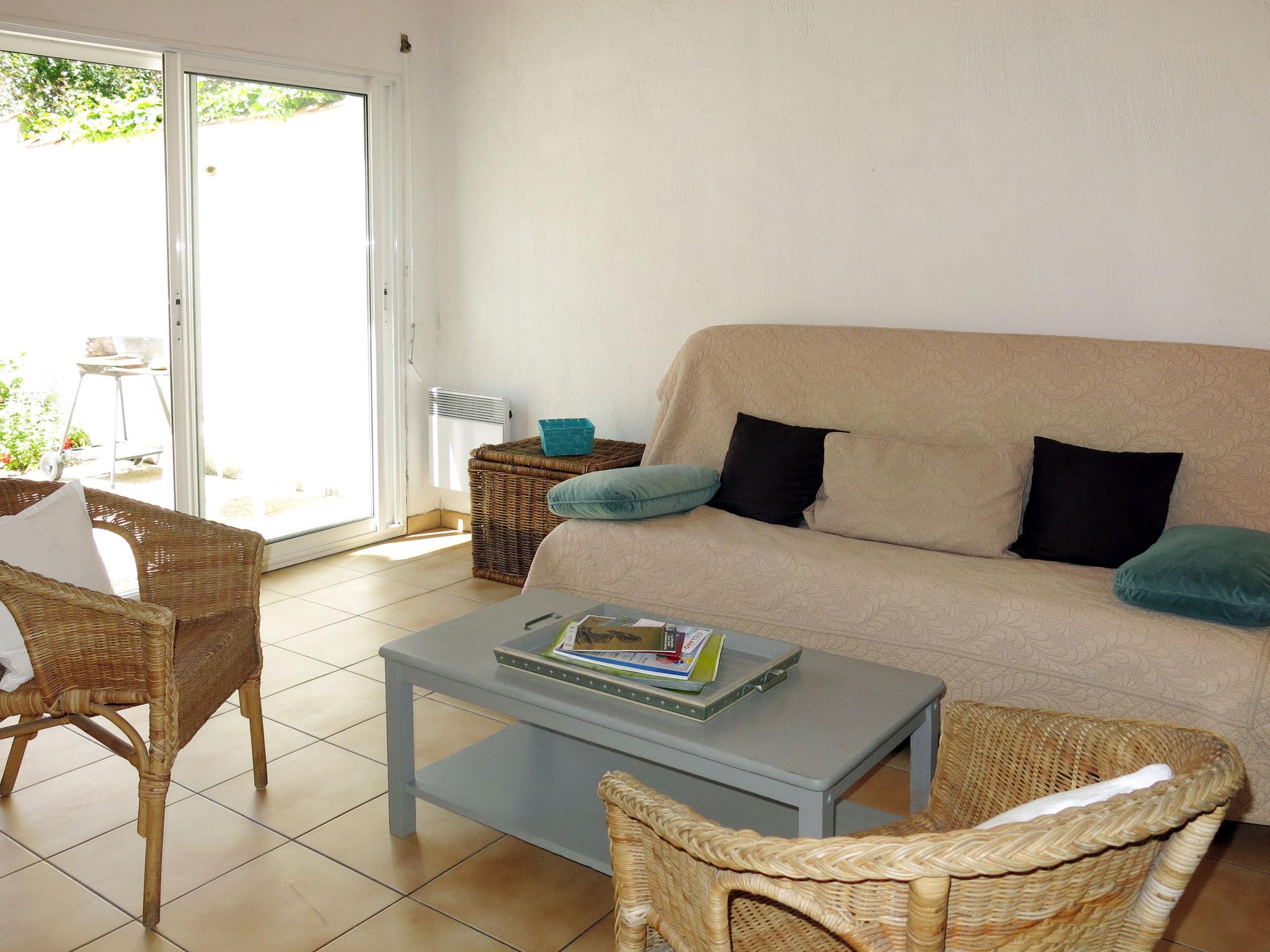 Photo 4 - 2 bedroom House in La Flotte with garden and terrace