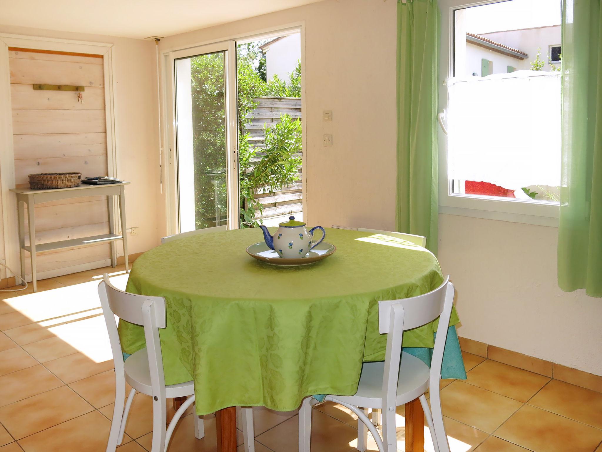 Photo 7 - 2 bedroom House in La Flotte with terrace and sea view