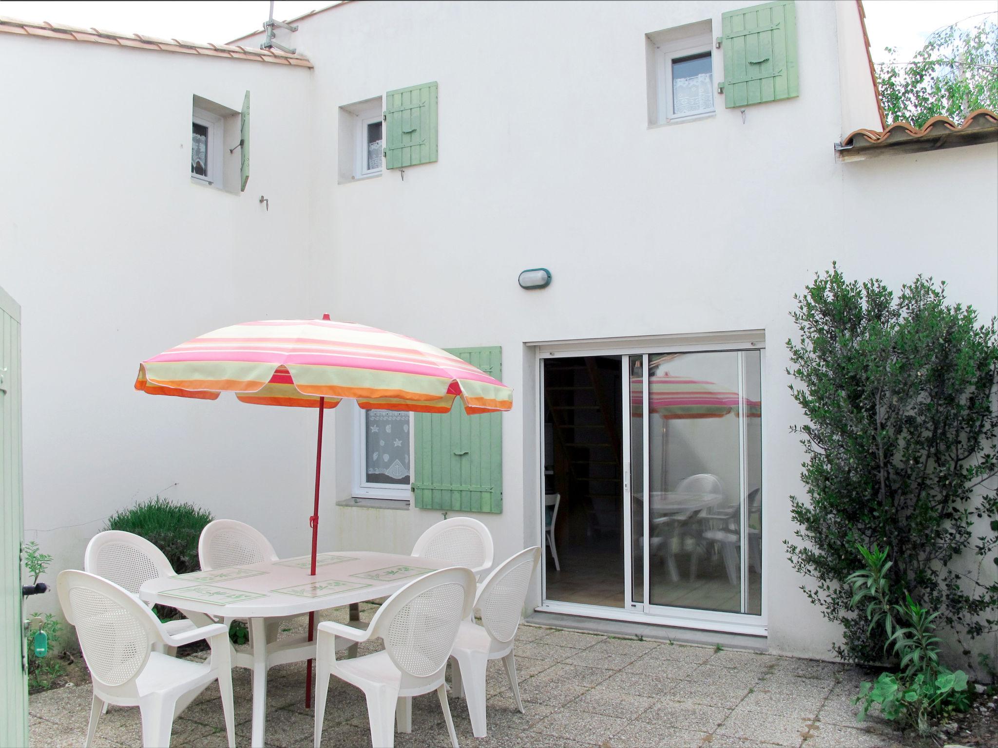 Photo 1 - Maison de 2 chambres à La Flotte avec terrasse et vues à la mer