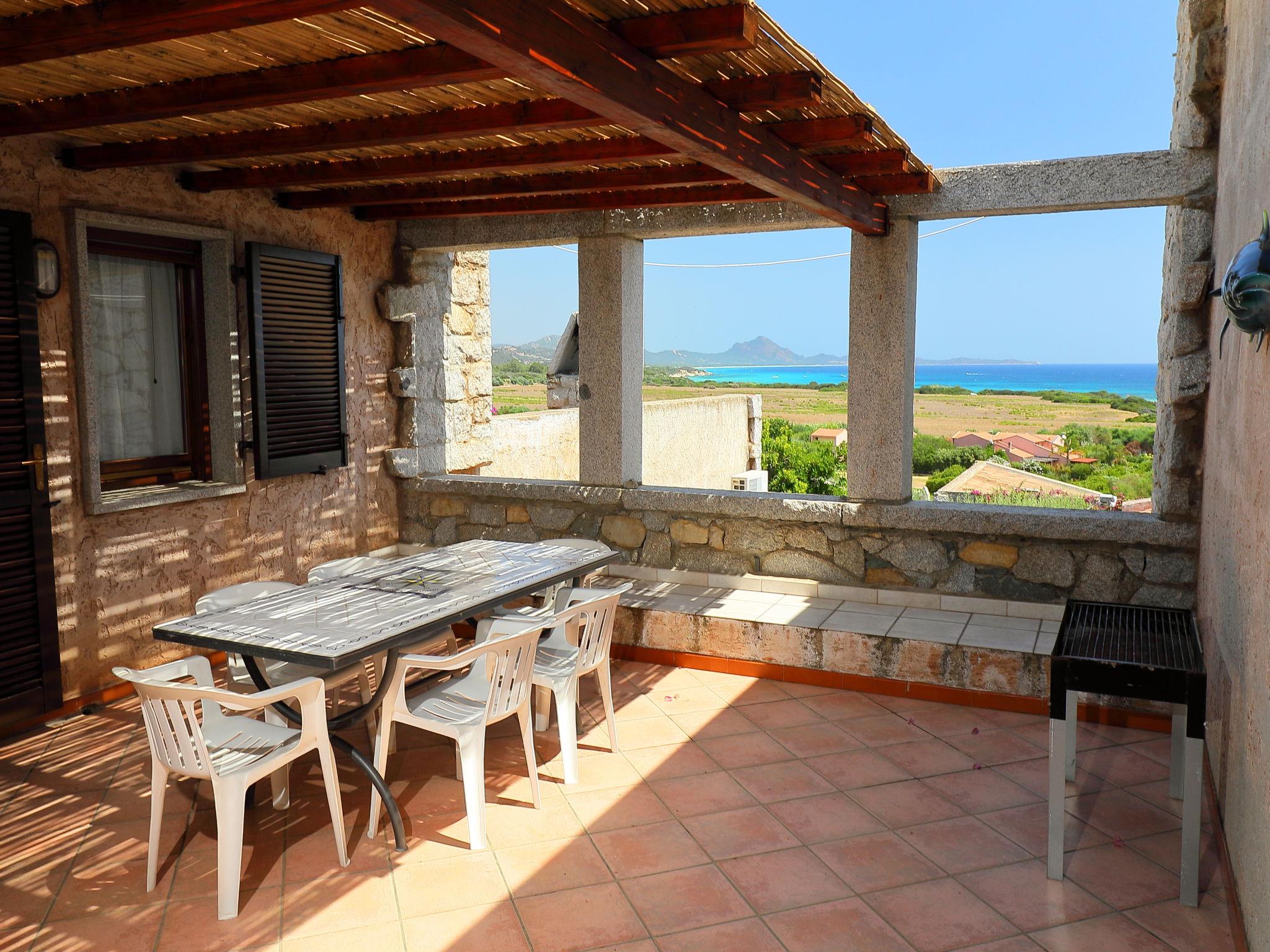 Photo 3 - Maison de 2 chambres à Castiadas avec jardin et vues à la mer