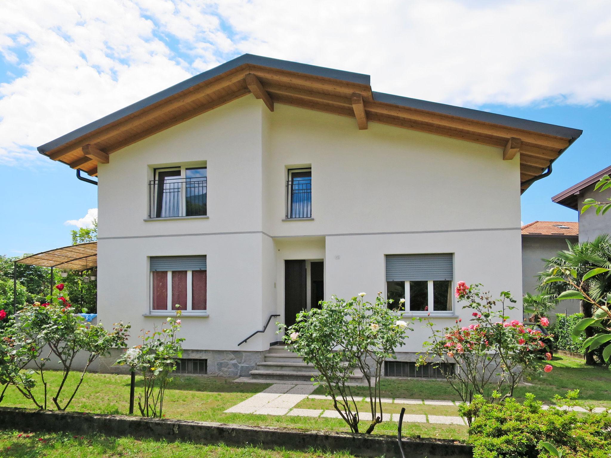 Foto 1 - Casa de 6 quartos em Dervio com piscina privada e vista para a montanha