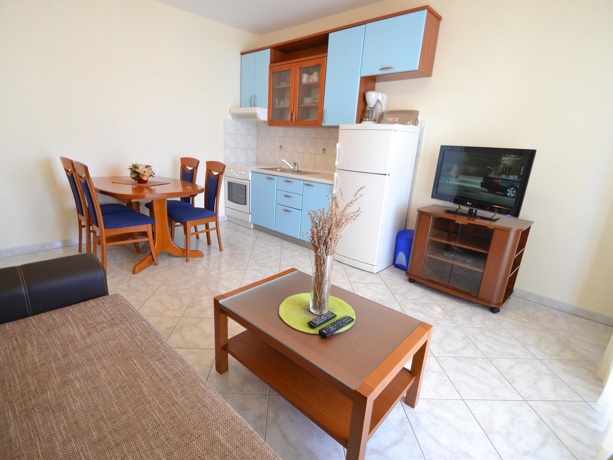 Foto 5 - Apartment mit 1 Schlafzimmer in Obrovac mit blick aufs meer