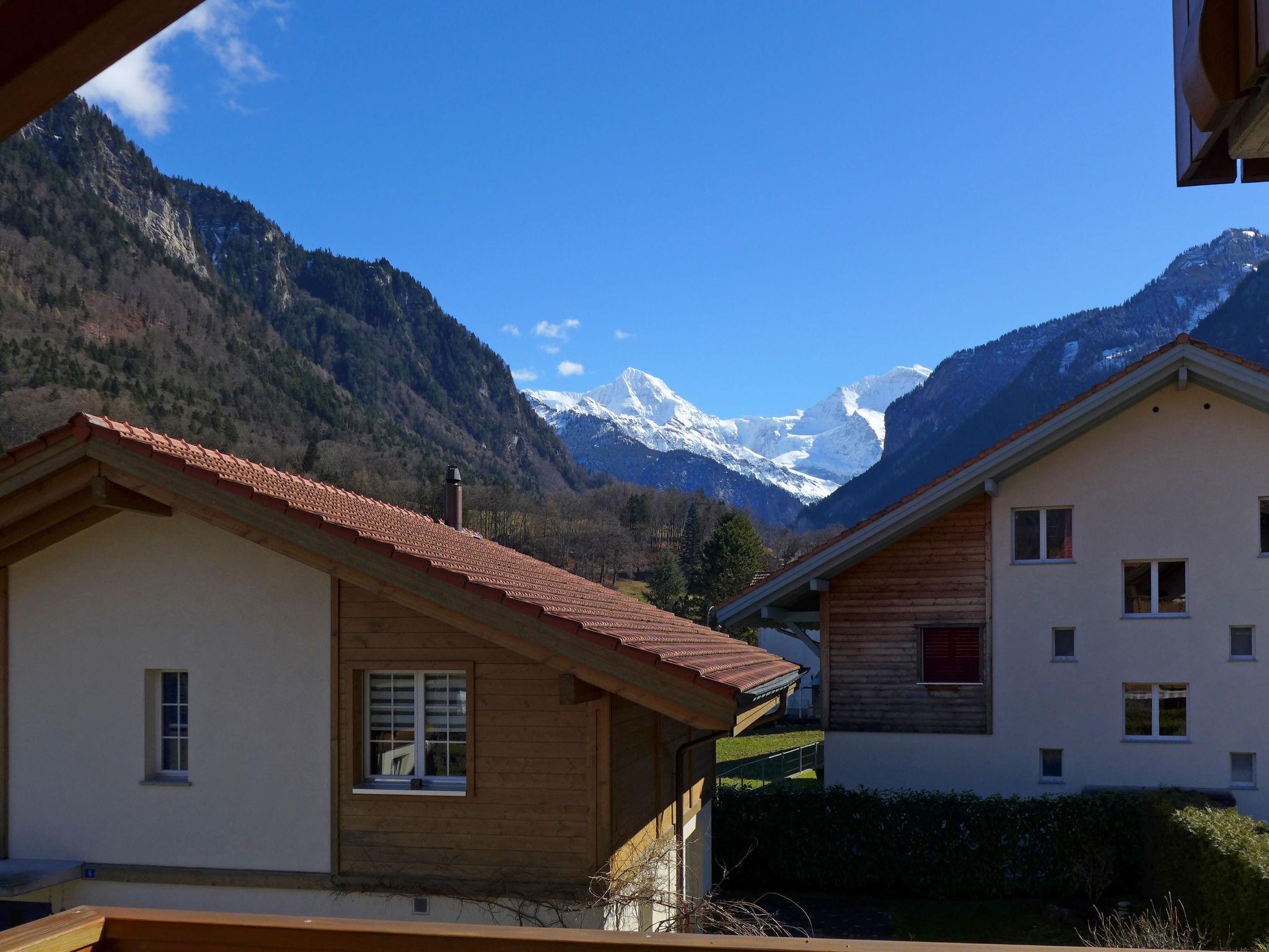 Foto 7 - Apartamento de 3 habitaciones en Wilderswil con vistas a la montaña