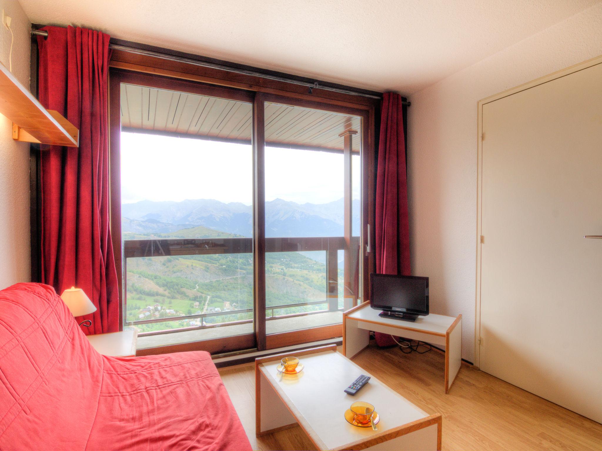 Foto 2 - Appartamento con 2 camere da letto a Villarembert con piscina e vista sulle montagne