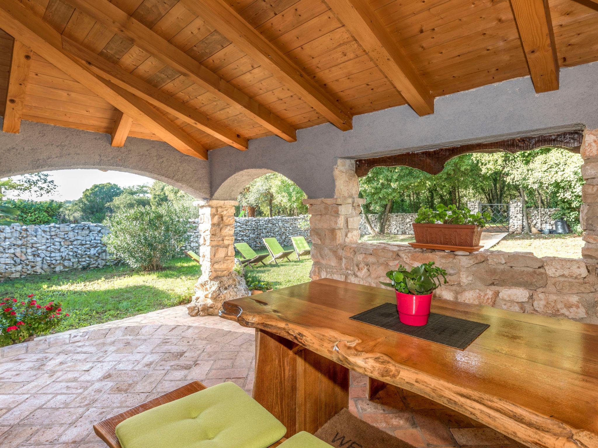 Photo 2 - Maison de 3 chambres à Barban avec jardin et terrasse