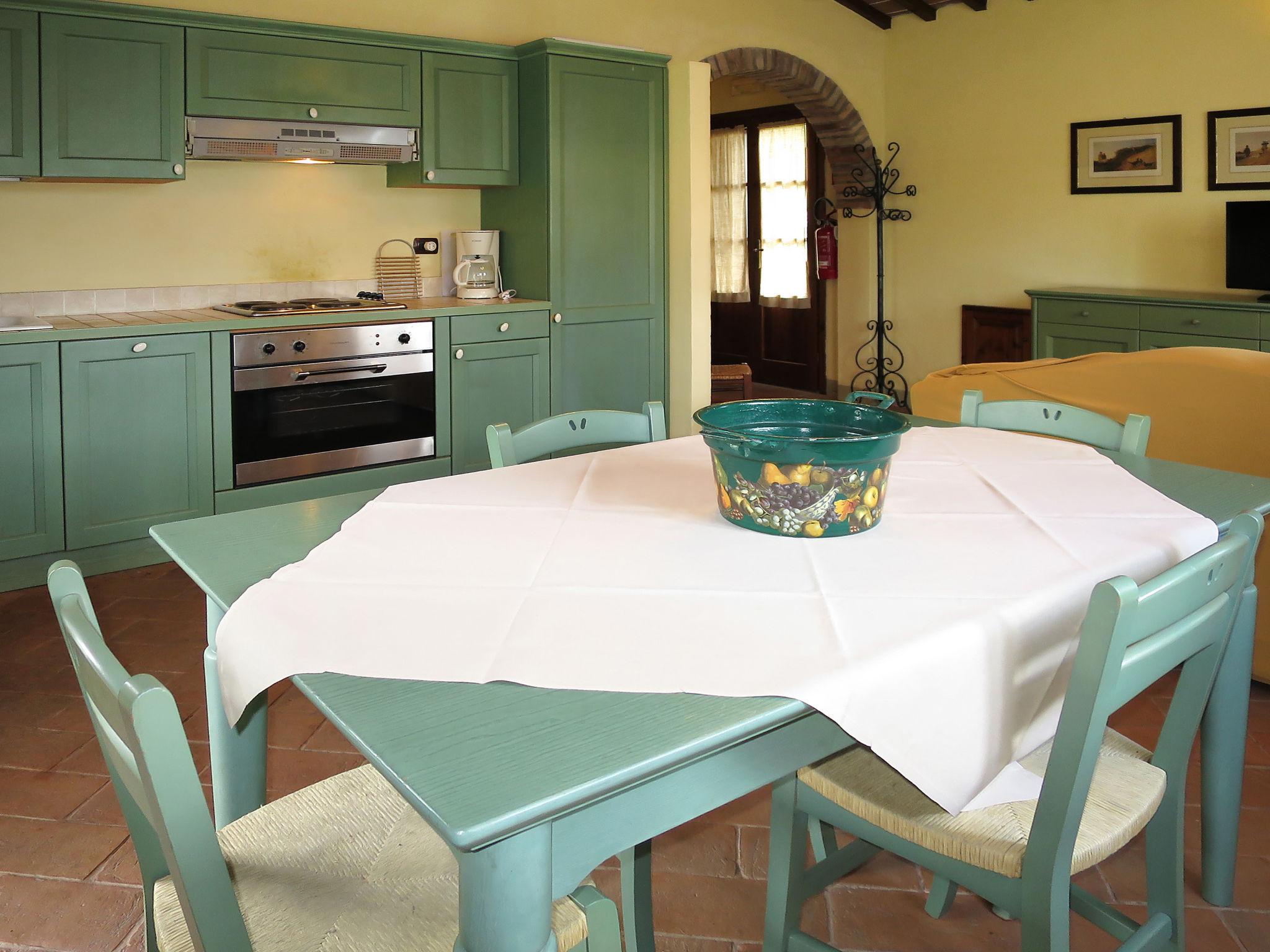 Photo 10 - 2 bedroom House in Monteverdi Marittimo with swimming pool and garden