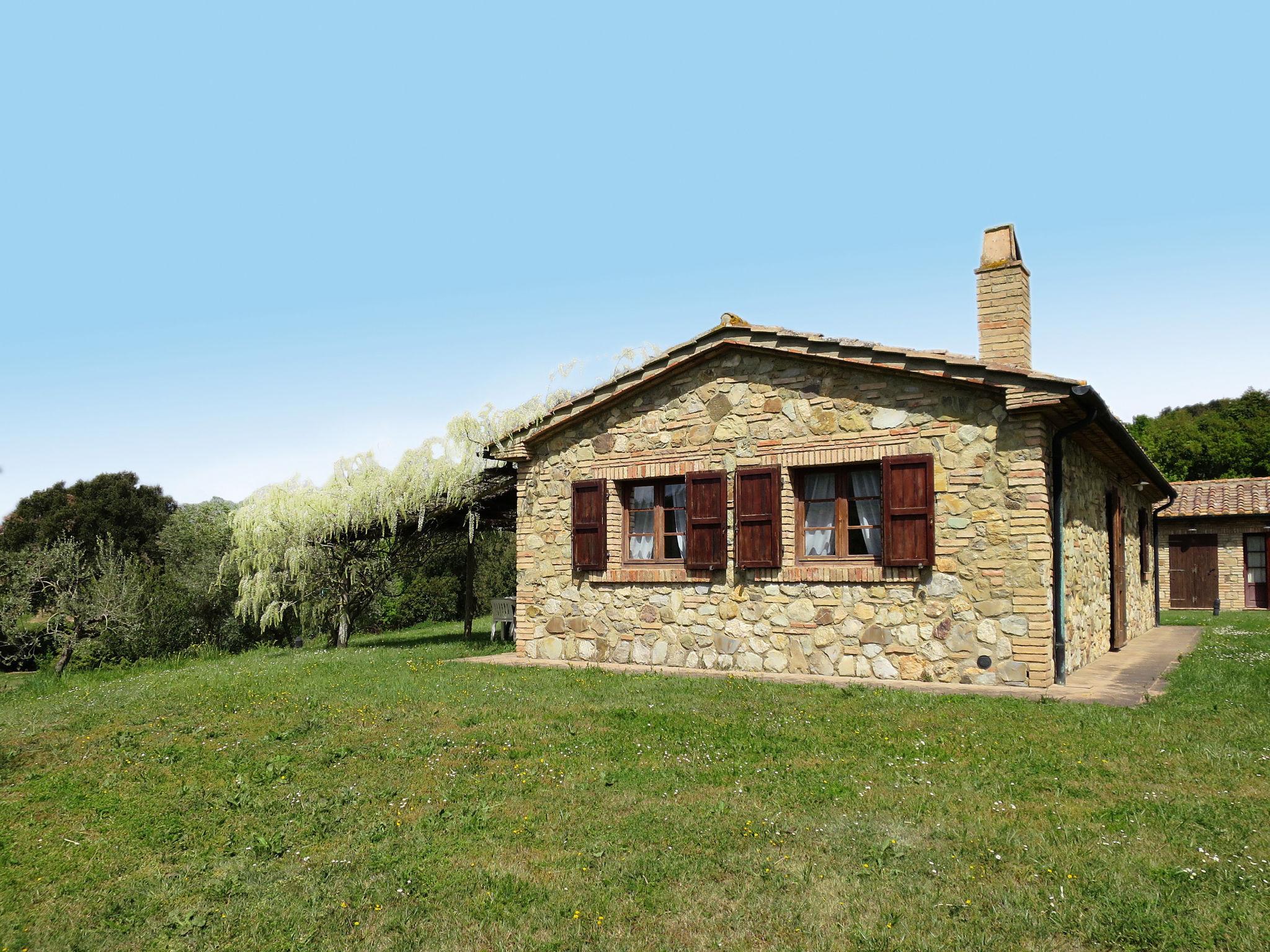 Photo 19 - 2 bedroom House in Monteverdi Marittimo with swimming pool and garden