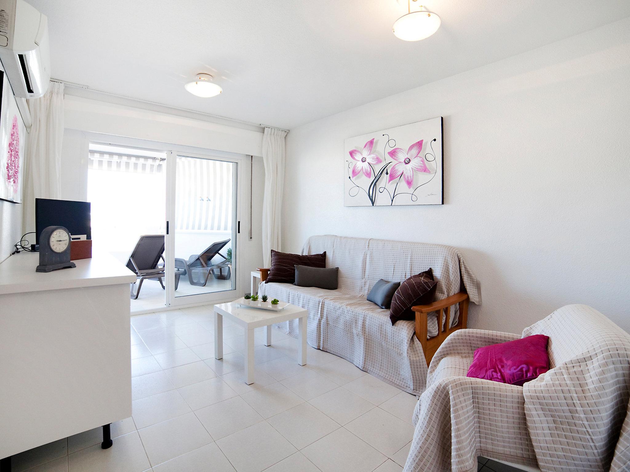 Photo 3 - 1 bedroom Apartment in Calp with swimming pool and terrace