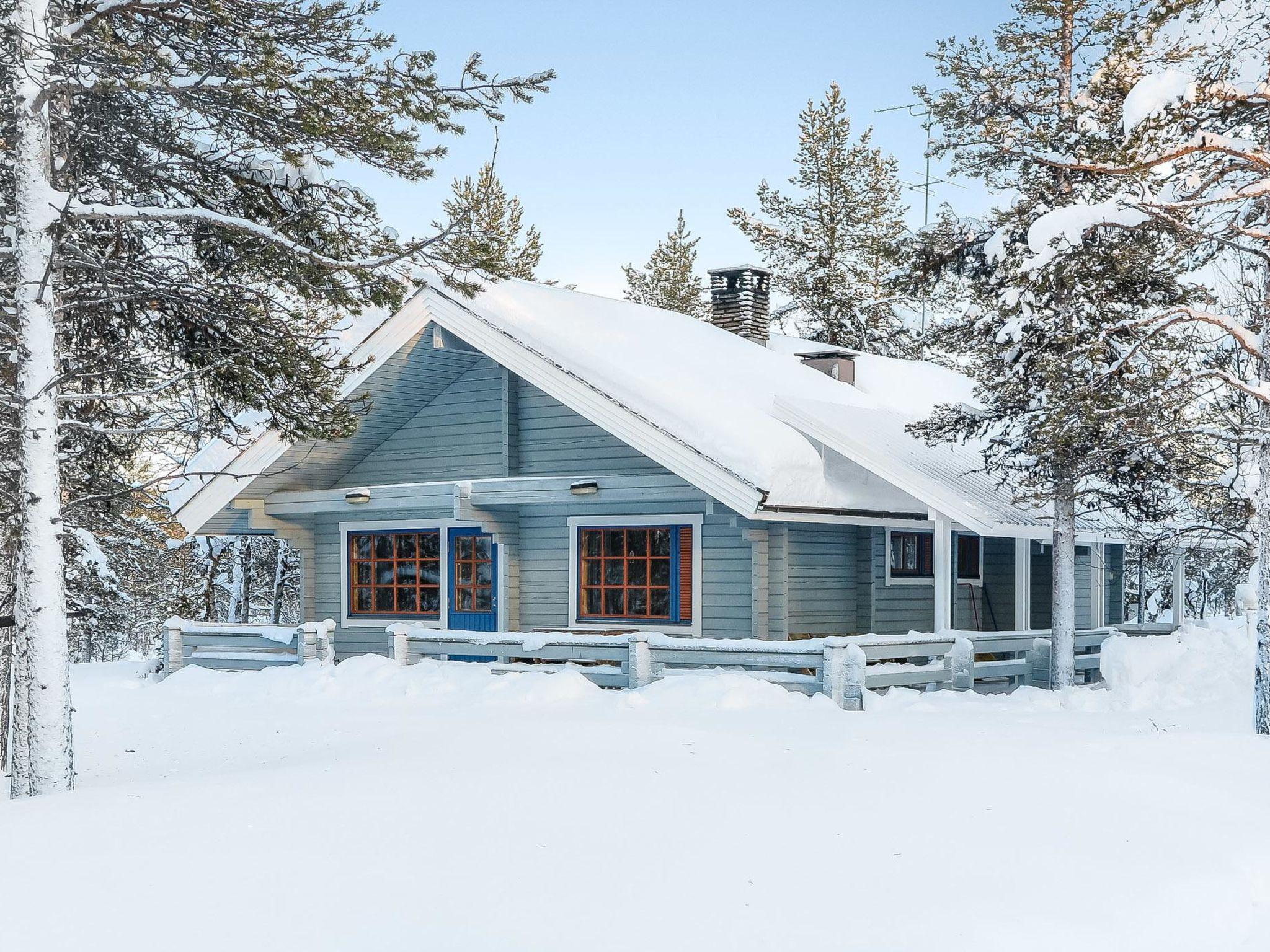 Foto 2 - Casa de 3 habitaciones en Sodankylä con sauna y vistas a la montaña
