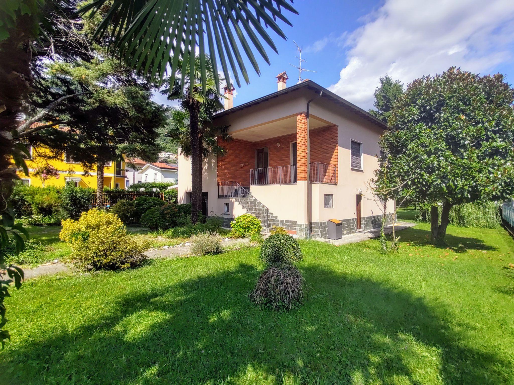 Photo 2 - Appartement de 1 chambre à Porlezza avec jardin et vues sur la montagne