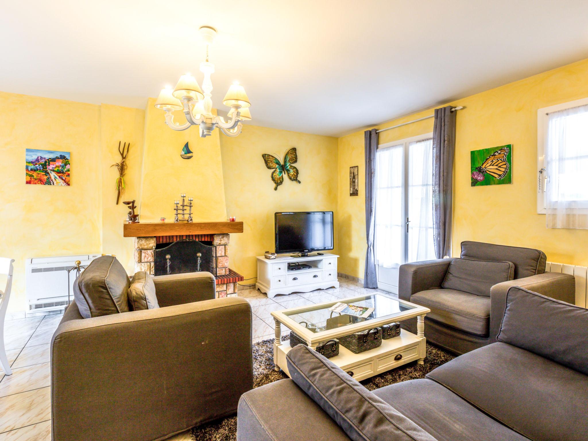 Photo 6 - 2 bedroom House in Saint-Palais-sur-Mer with terrace and sea view