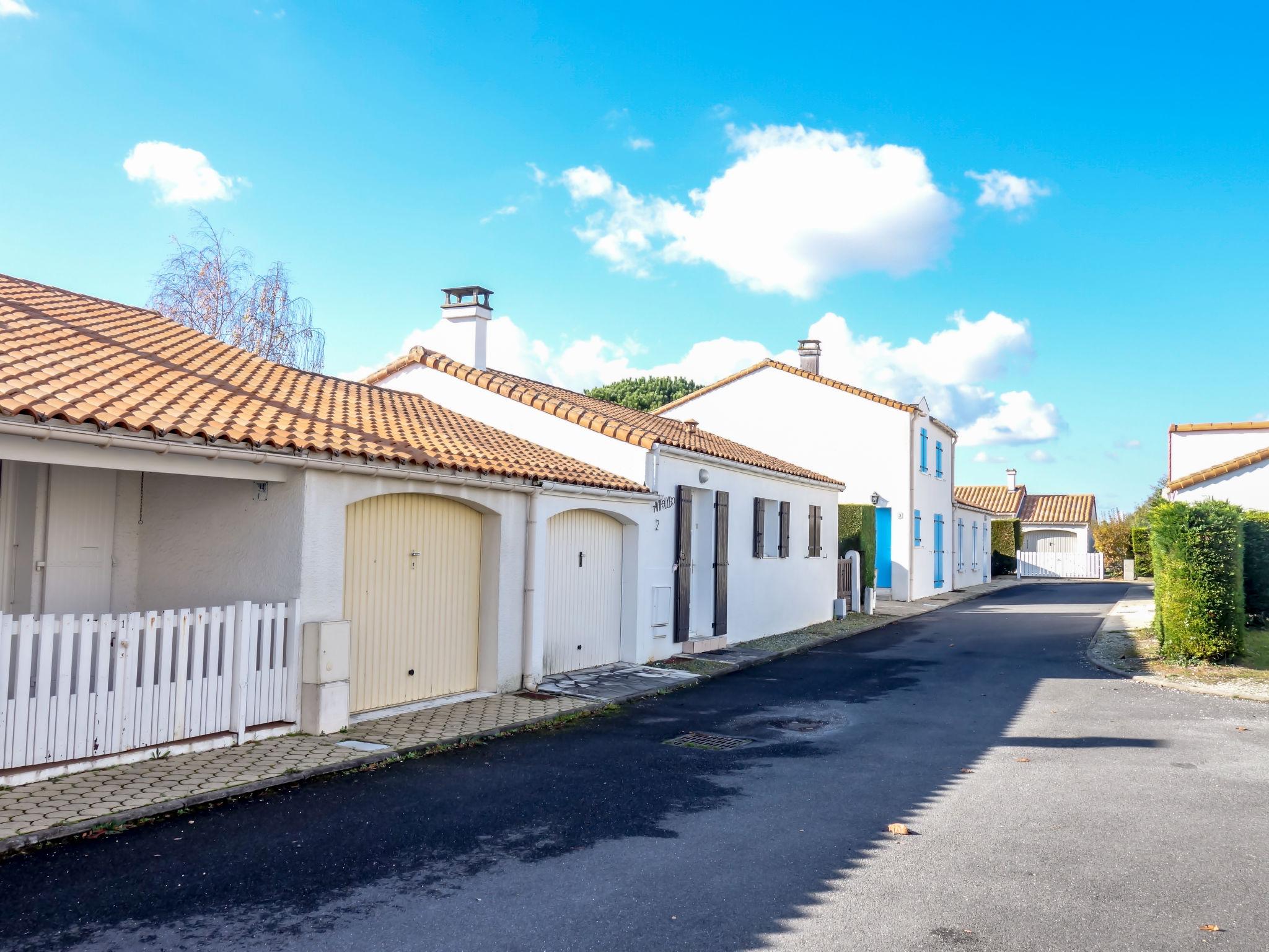 Photo 17 - 2 bedroom House in Saint-Palais-sur-Mer with terrace and sea view