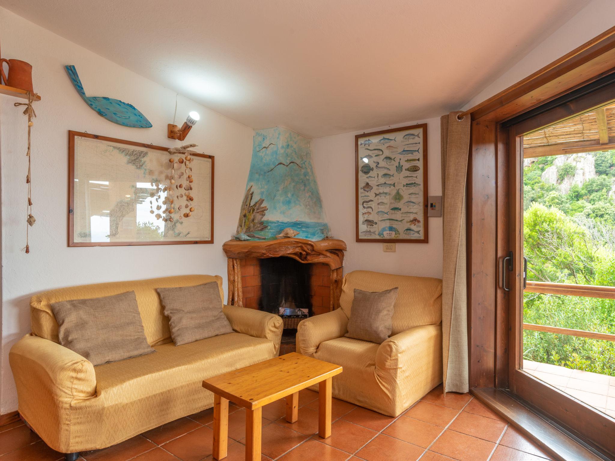 Photo 5 - Maison de 2 chambres à Trinità d'Agultu e Vignola avec terrasse et vues à la mer