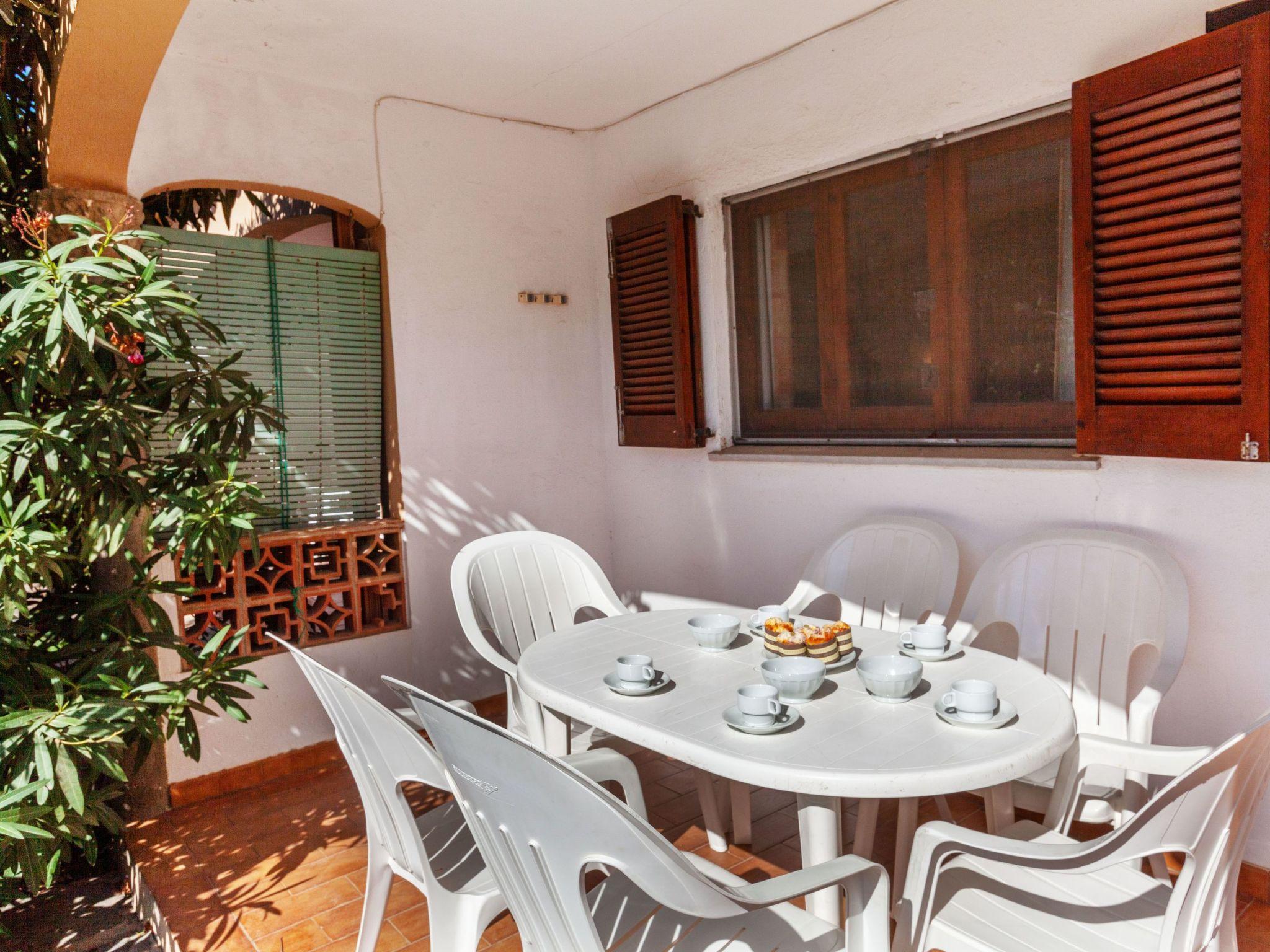 Photo 2 - 2 bedroom Apartment in l'Escala with garden and terrace