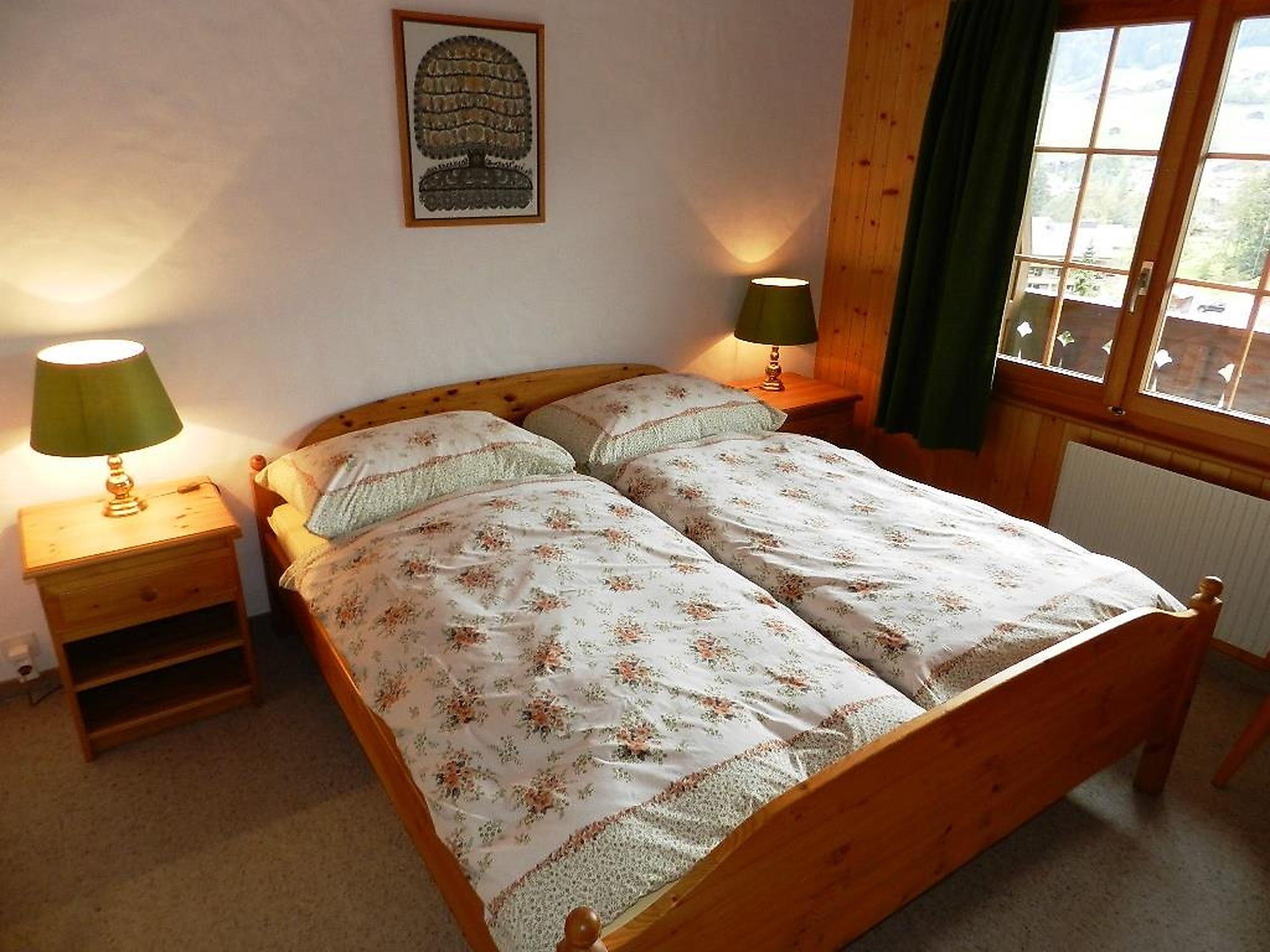 Foto 23 - Appartamento con 2 camere da letto a Saanen