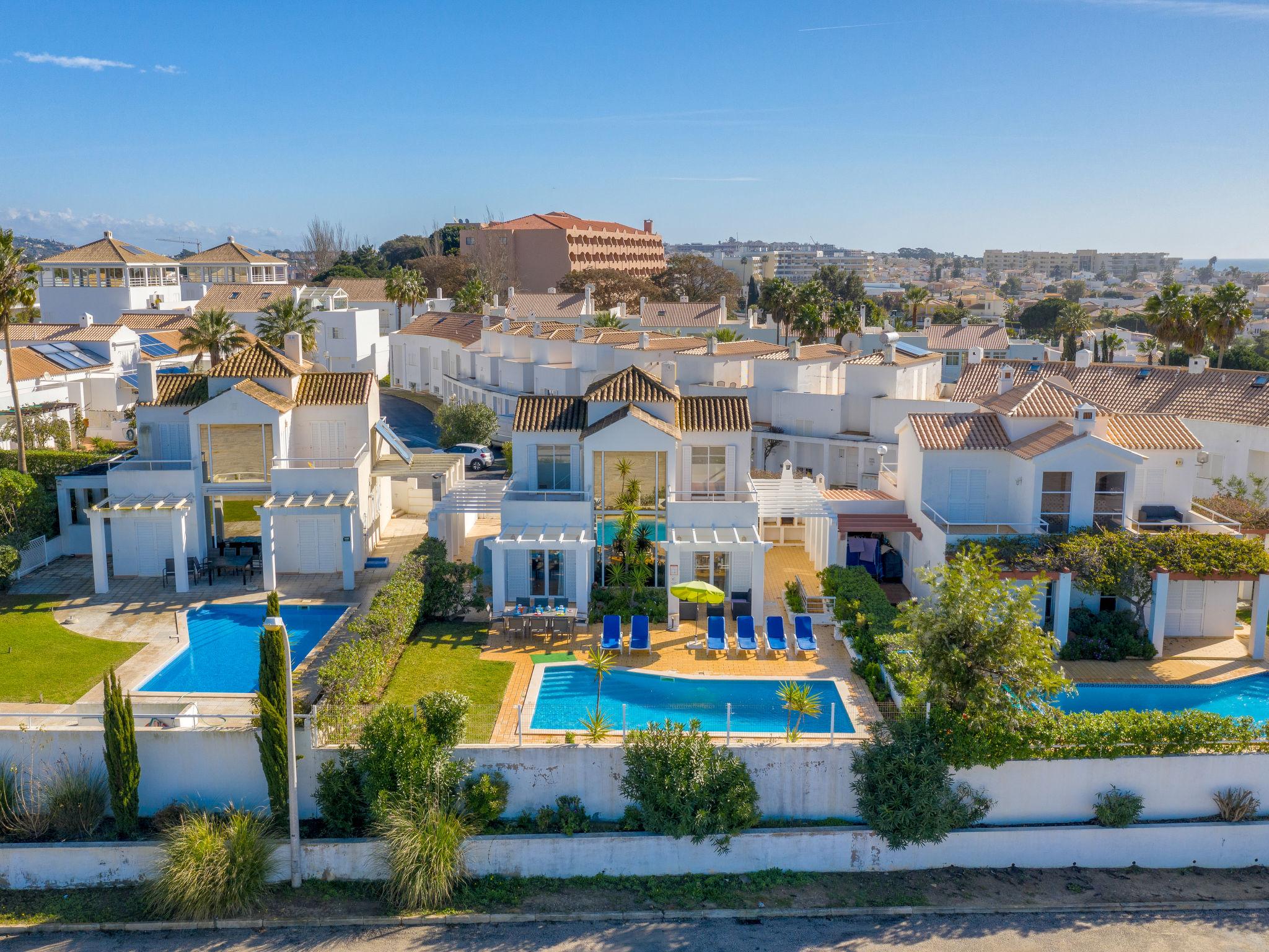 Foto 1 - Casa de 4 habitaciones en Albufeira con piscina privada y vistas al mar